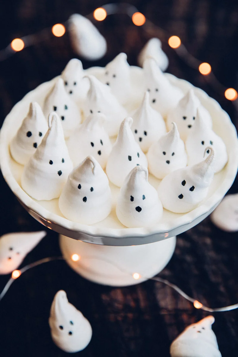 Halloween Treats: Ghost Meringues (with Vegan and Vegetarian Options)
