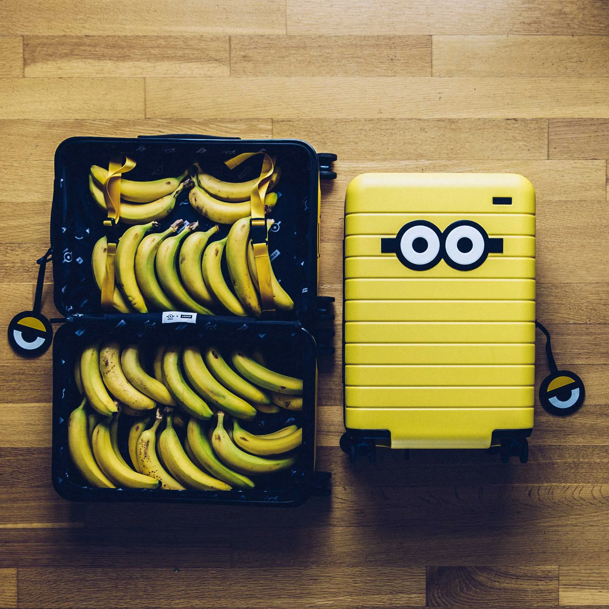 away luggage minion yellow