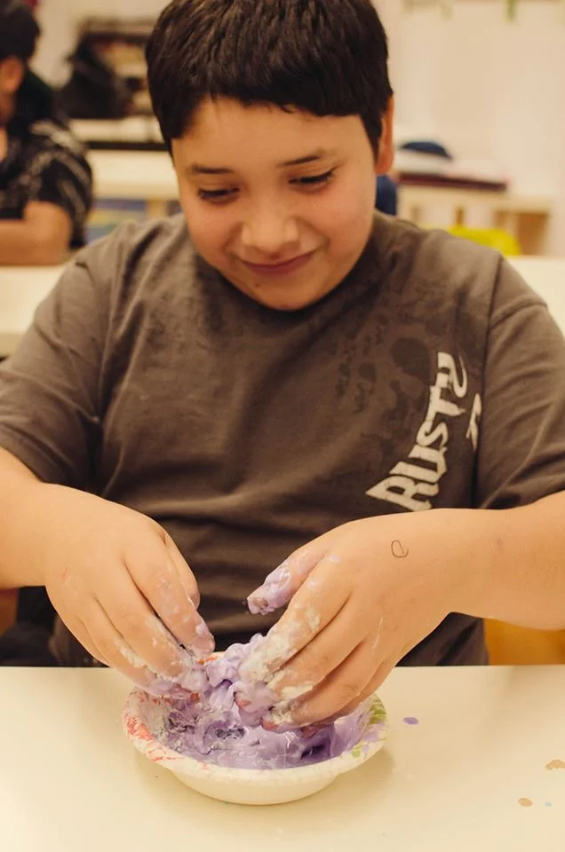 Tomas creates and tests his experiment.