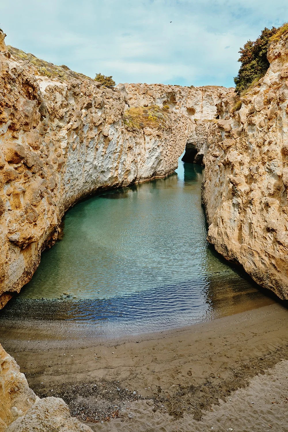 MilosParafragas WEB.jpg