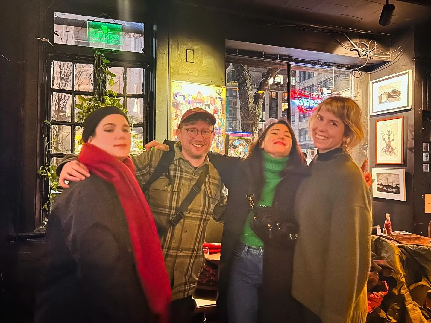 Week 1 NYC dumpedydumpdumpdump of doing my very brat, very #hotgirlplays and &lsquo;dangerously loud&rsquo; show off-broadway @sohoplayhousenyc and soaking up every New York minute here with these guys

So proud!!! Roll on FAMEHUNGRY week 2 💚💚💚

#