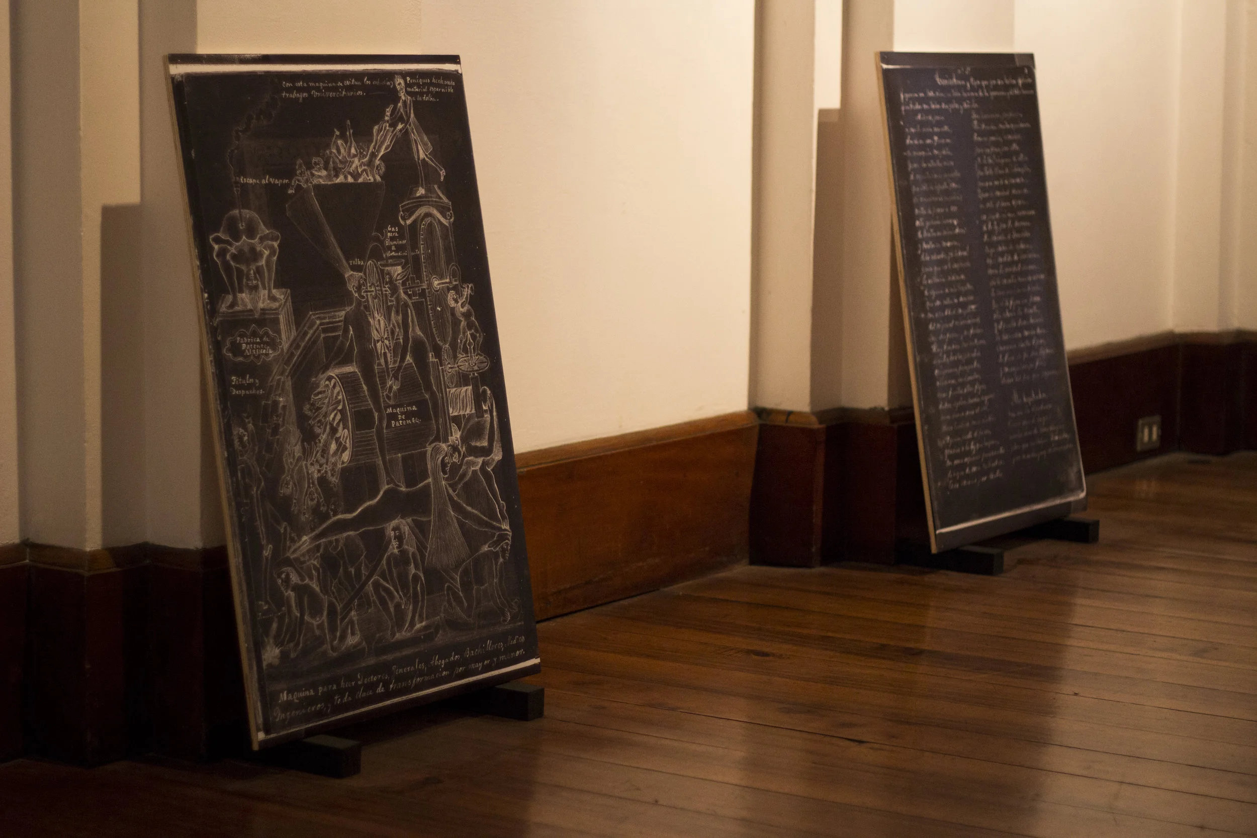 Images in El cuaderno rojo. Property of Archivo Nacional de Costa Rica. Installation View, Alianza Frances, Costa Rica. Images by Verónica Alfaro. 2017