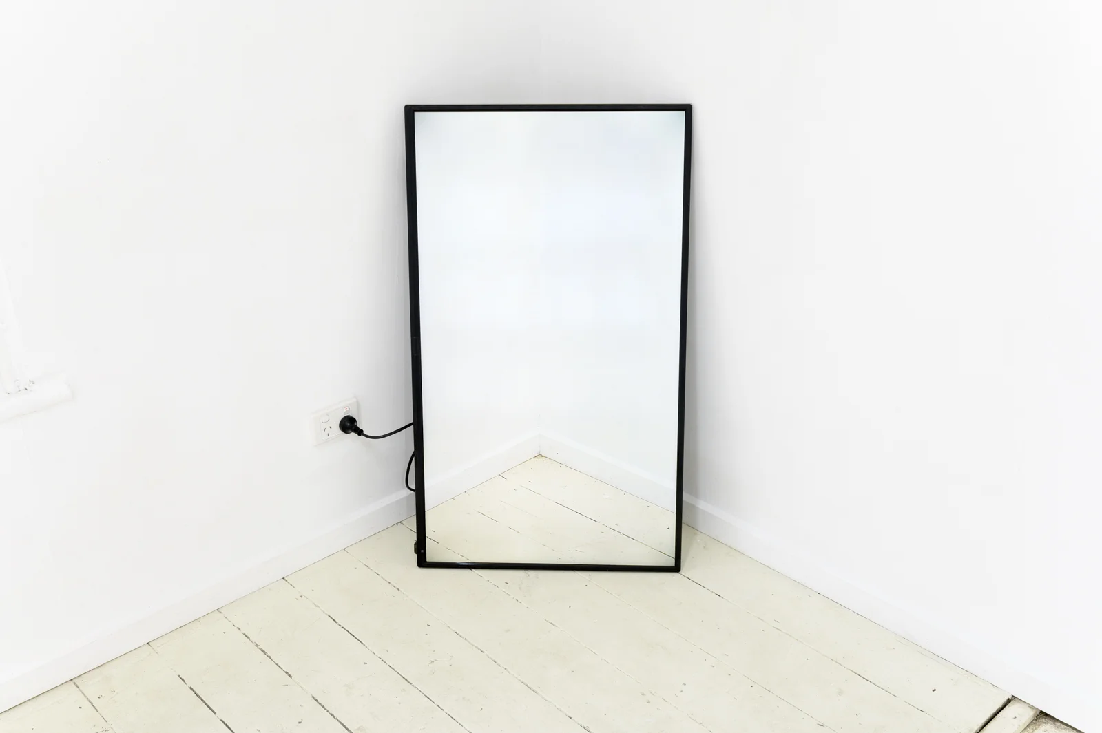 Aaron Christopher Rees. Corner Study (Speculative Foundations). Single Channel, 3’33’’. 2016/2019.