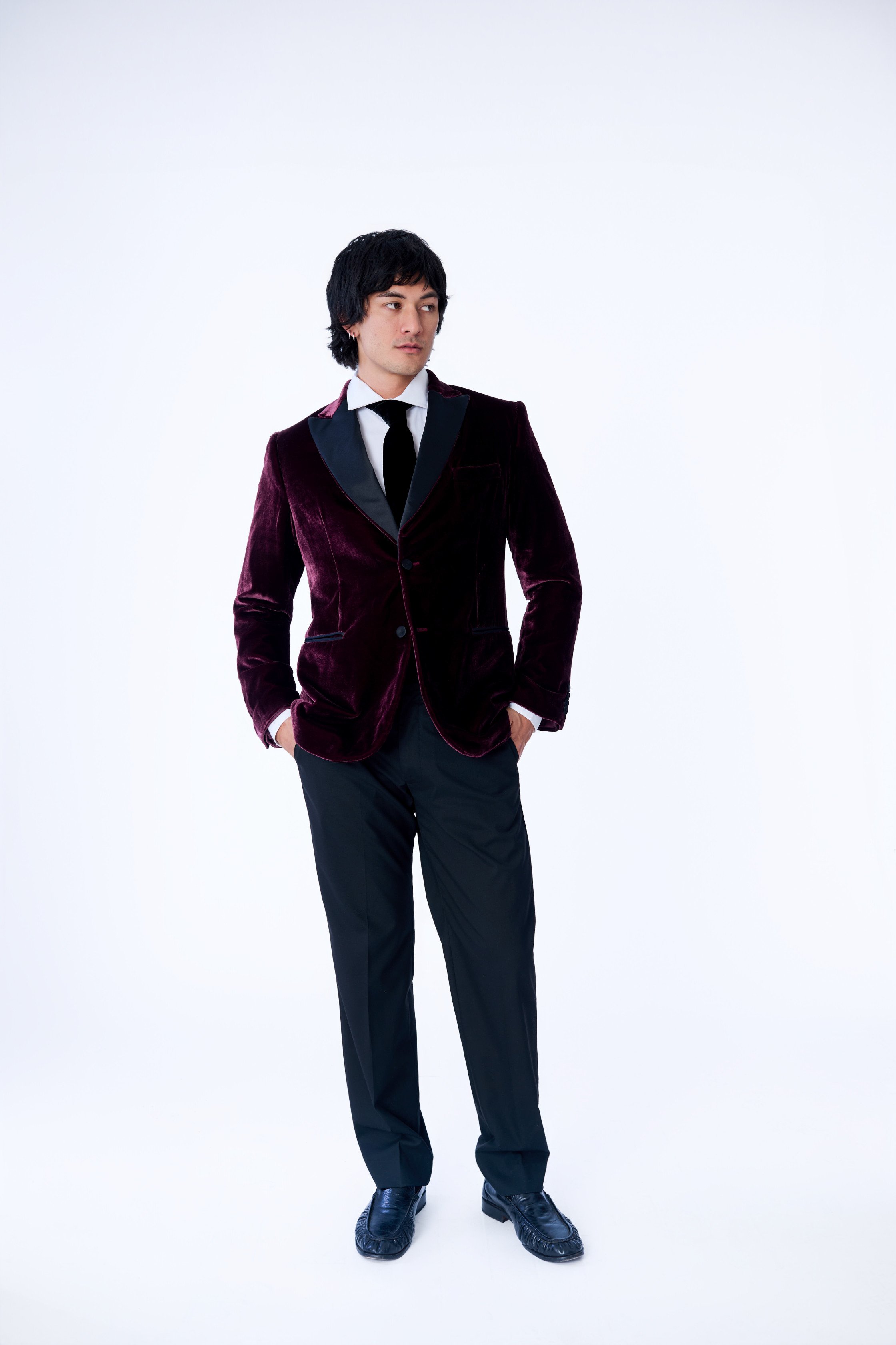 JACKET 475C / SHIRT 7011 / PANTS 297 / TIE VELVET