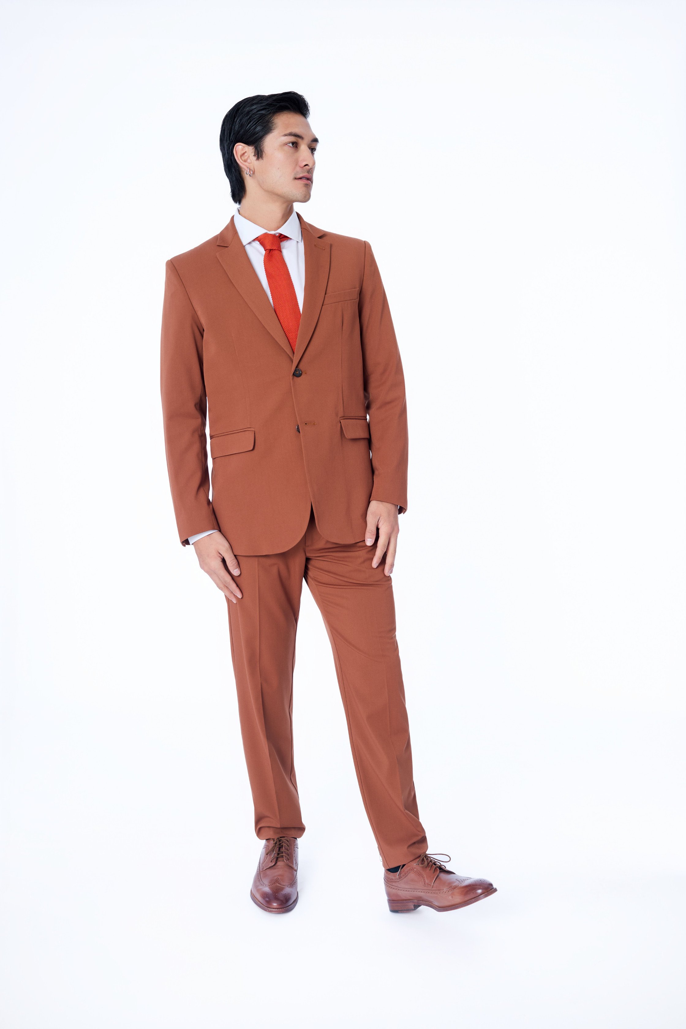 JACKET 414 / SHIRT 7011 / PANTS 297 / TIE 1448