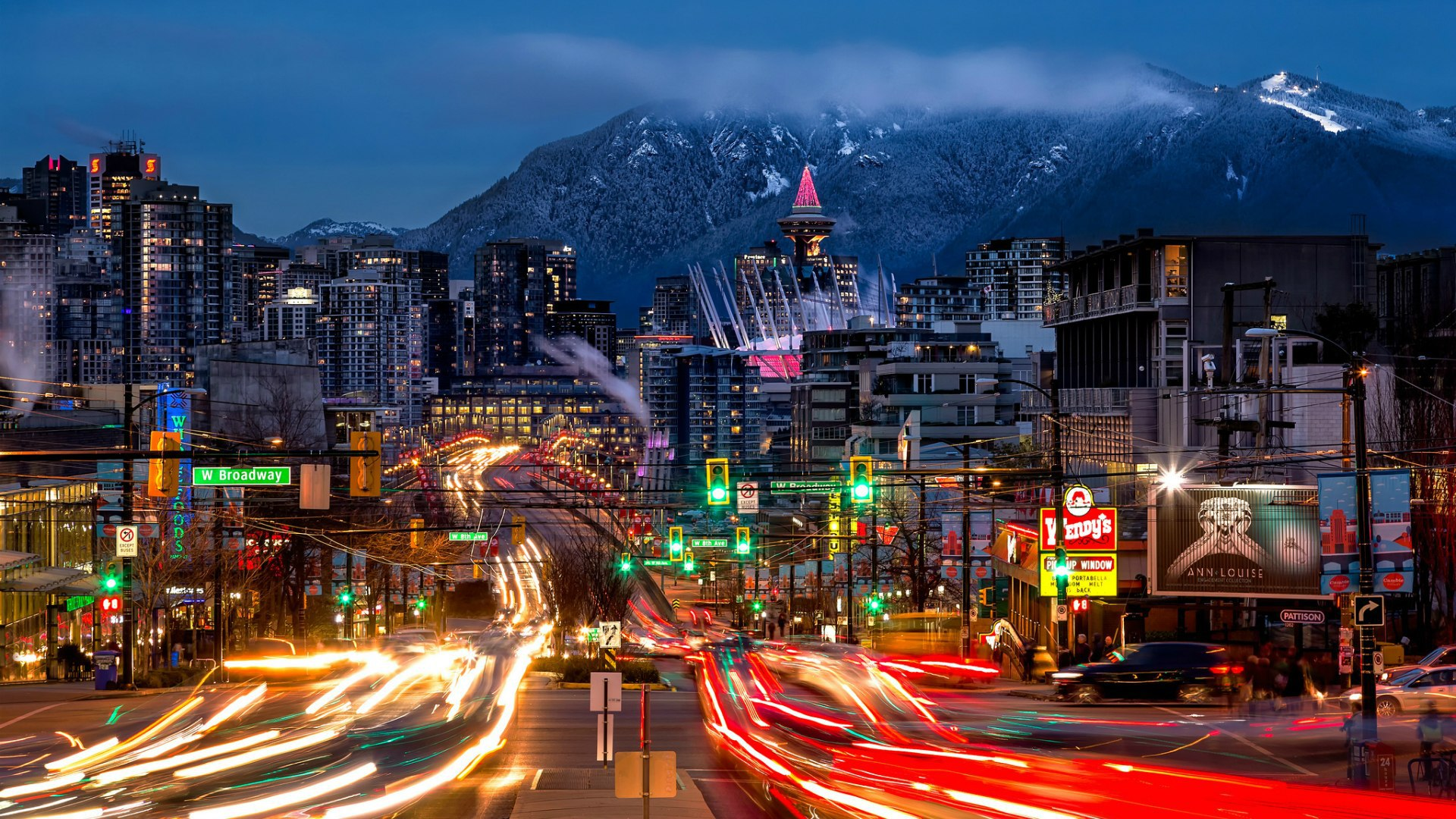 Cities_Night_city_of_Vancouver_Canada_094858_conve.png