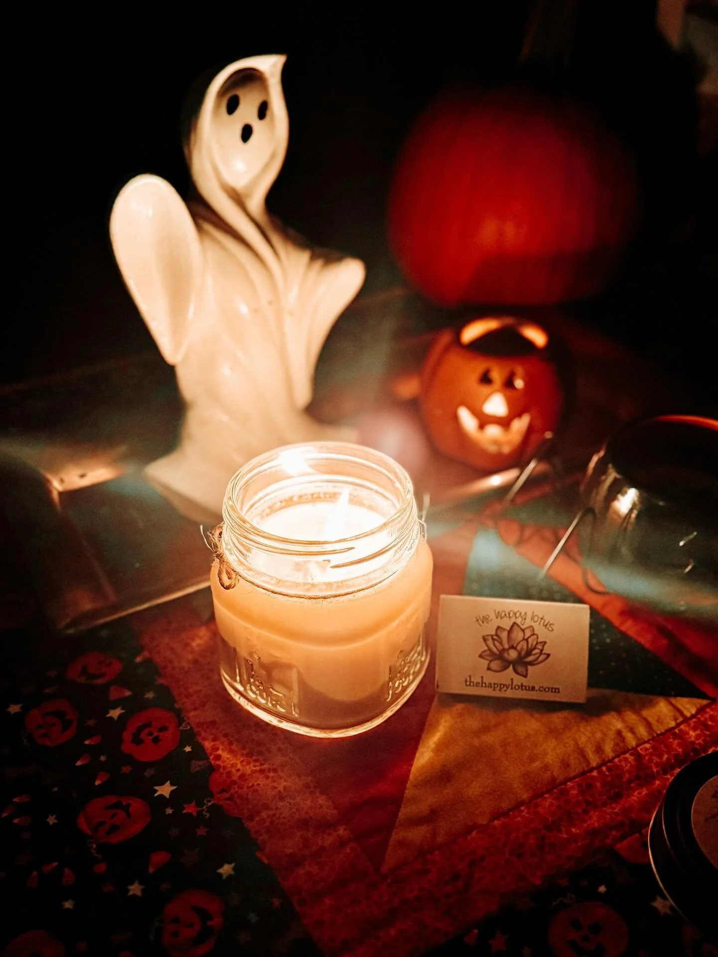 👻 + ☠️&hellip; Creepin&rsquo; it real since about 10:30 this morning when I finished decorating.⁣
⁣
🎃 Pretty soon I&rsquo;ll be carving pumpkins and roasting pumpkin seeds, too! I make two batches: ⁣
1️⃣ with an insane amount of salt🧂 &amp;⁣
1️⃣ w
