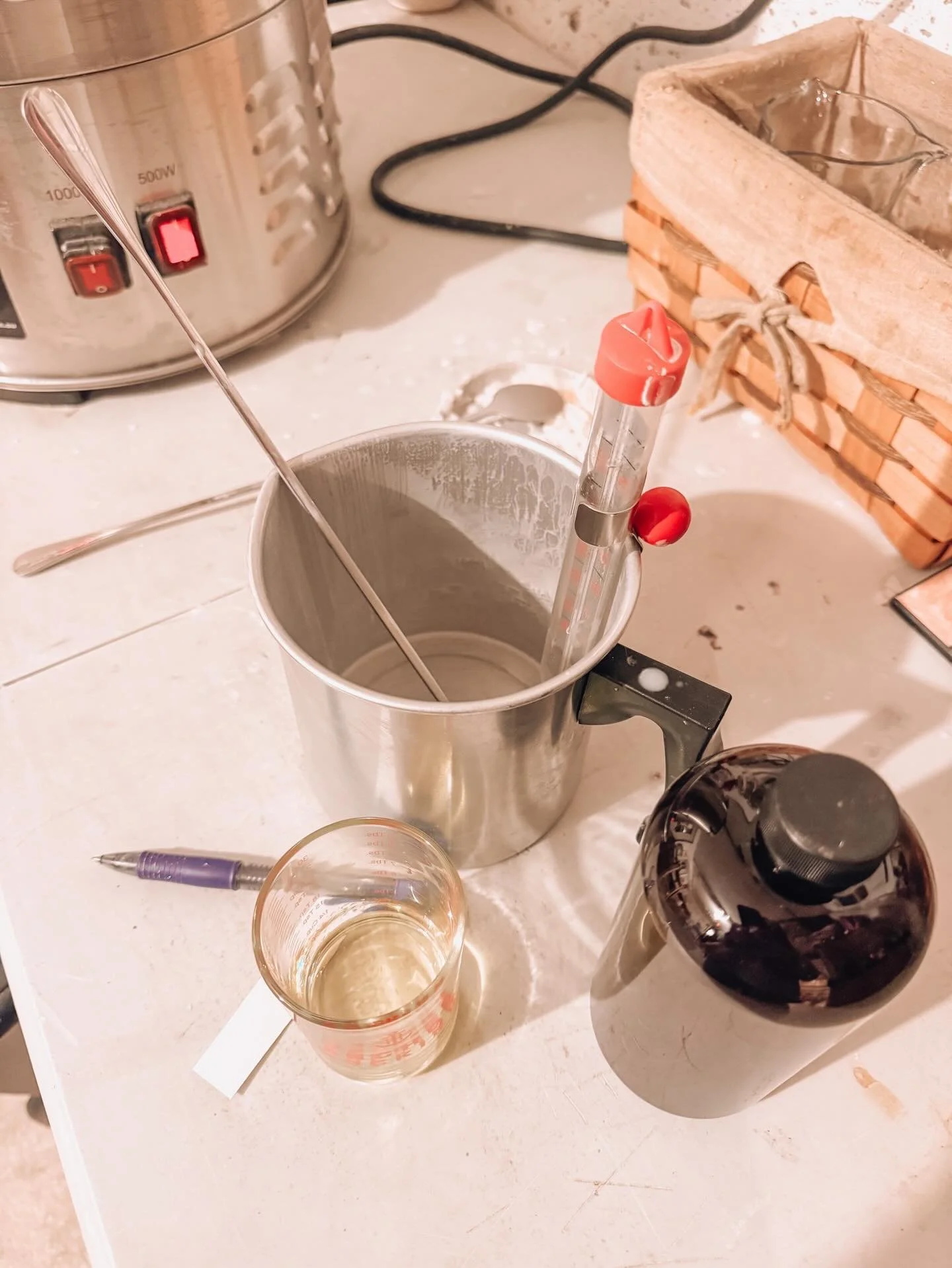 🕯️ Prepping for the first pour of 2026! I have so much planned for this year, and more ideas keep percolating and popping up, too. ⁣
⁣
💡 Usually these ideas hit me when I&rsquo;m nowhere near a pen and paper &amp; I don&rsquo;t have my phone on me 