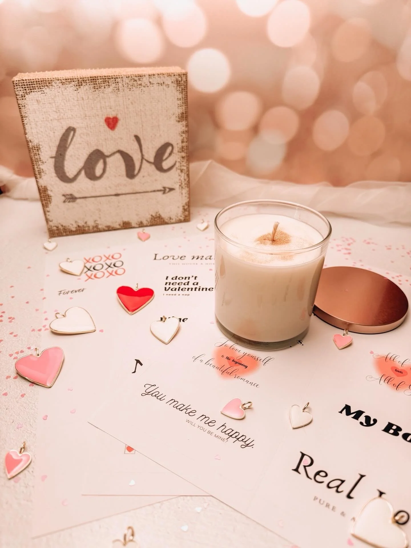 🕯️ Tomorrow&rsquo;s the day for the 𝗩𝗮𝗹𝗲𝗻𝘁𝗶𝗻𝗲&rsquo;𝘀 𝗖𝗮𝗻𝗱𝗹𝗲 𝗠𝗮𝗸𝗶𝗻𝗴 𝗪𝗼𝗿𝗸𝘀𝗵𝗼𝗽! ⁣
⁣
🩷 Can&rsquo;t wait to blend, pour &amp; create with ya at @hammerandstaincapecod - sign up on my through link in bio! 
#thecandlebar #th