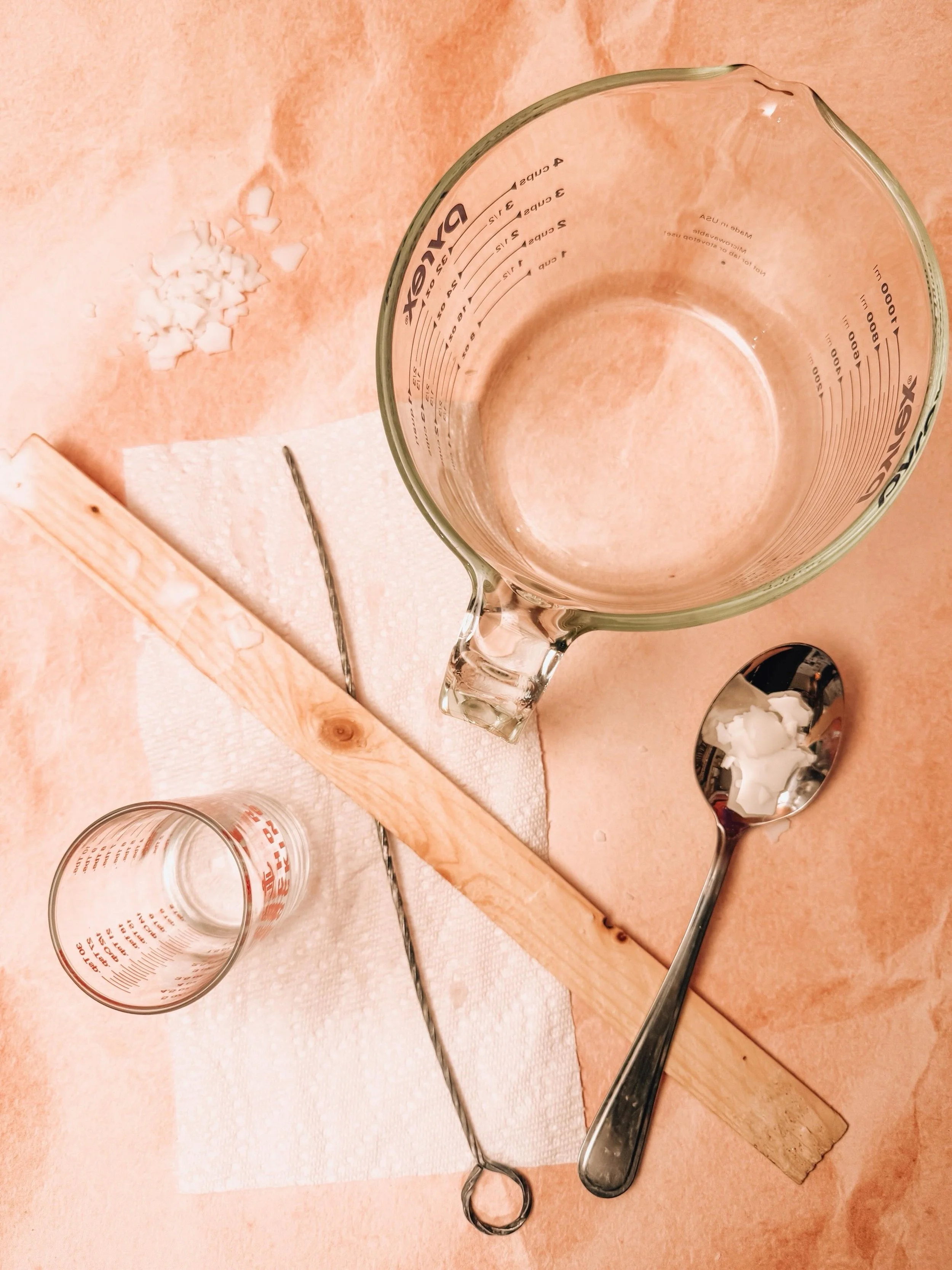 🕯️ Things I&rsquo;ve &ldquo;borrowed&rdquo; from around the house to make candles.⁣
⁣
🧰 If you can&rsquo;t find it, chances are I&rsquo;ve got it. ⁣
#thehappylotuscandles #candlemaker #canijustborrowthatforasecond #capecodmaker #bts⁣