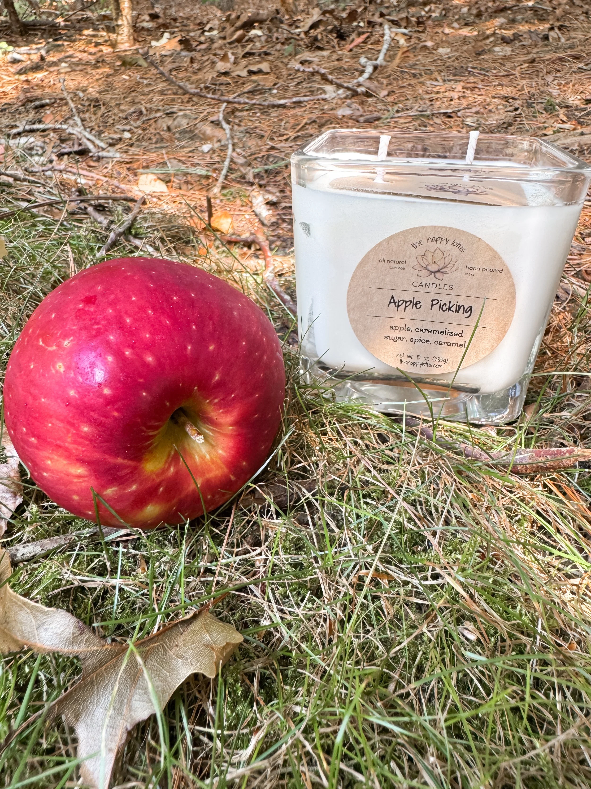 The_Happy_Lotus_Candles_Apple_Picking_Scent_4.jpg.JPEG