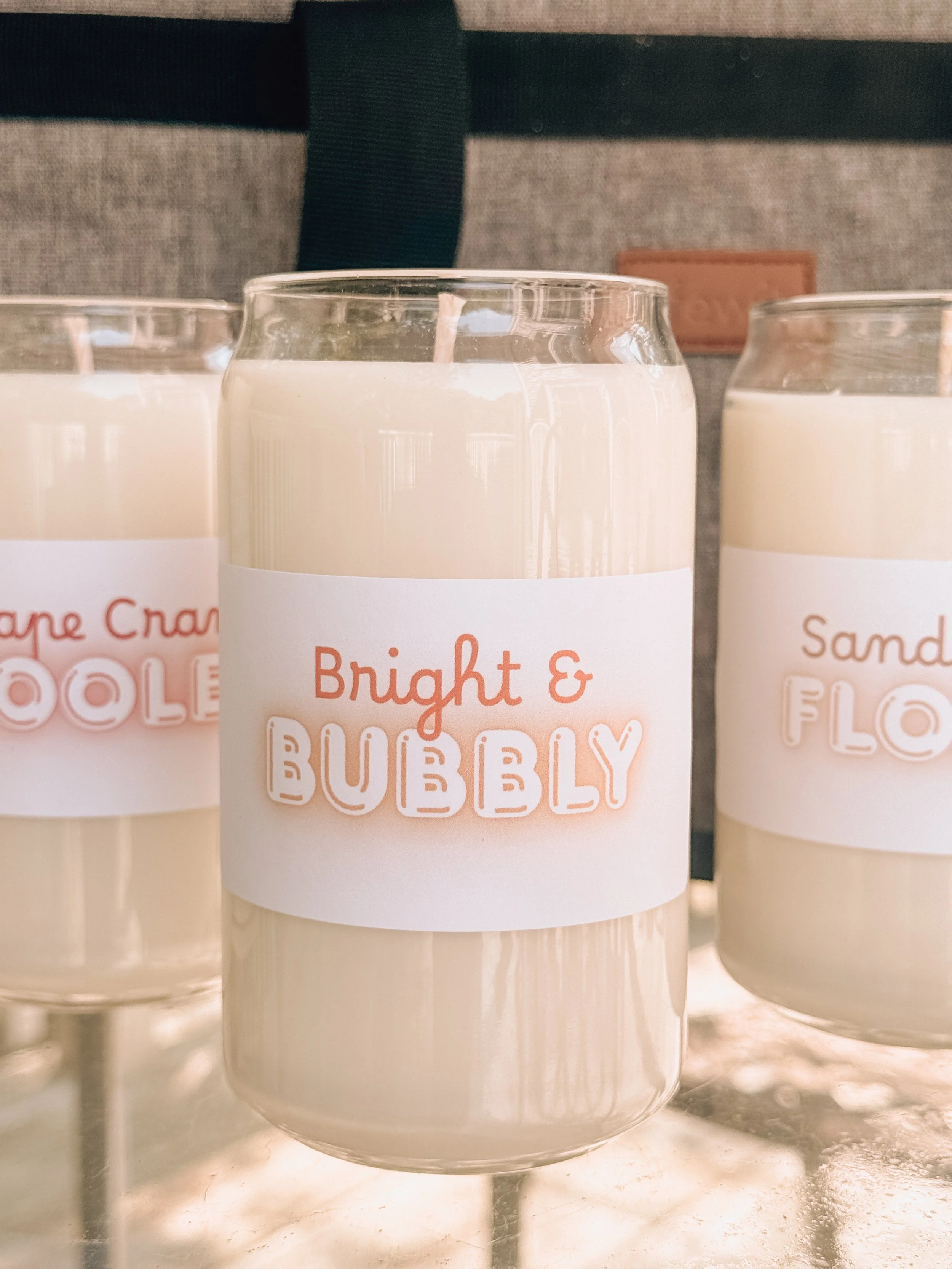 The_Happy_Lotus_Candles_Pour_A_Pint_Bright_Bubbly_1.jpg.JPG