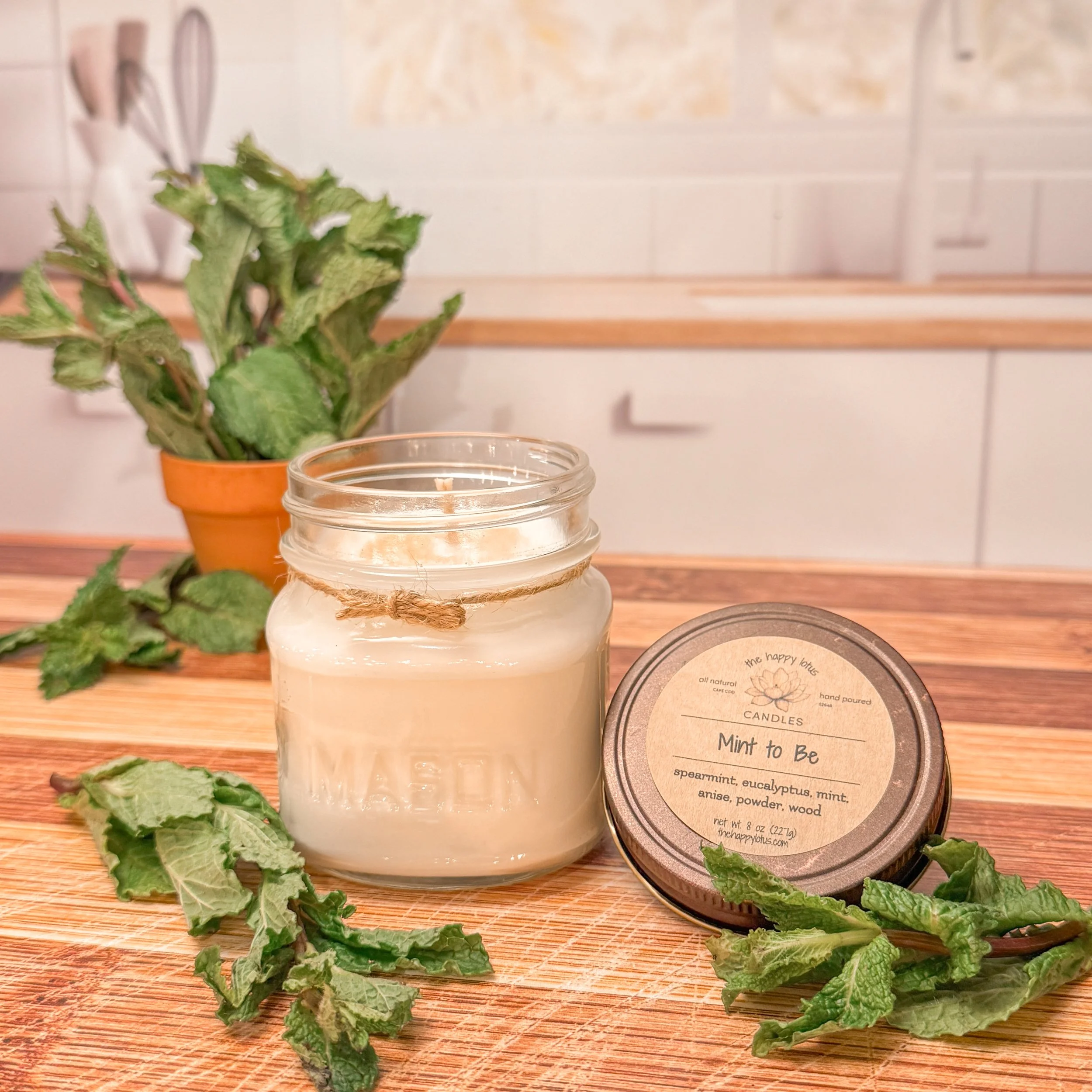 The_Happy_Lotus_Candles_Mint_to_Be_Scent_10.jpg.jpg