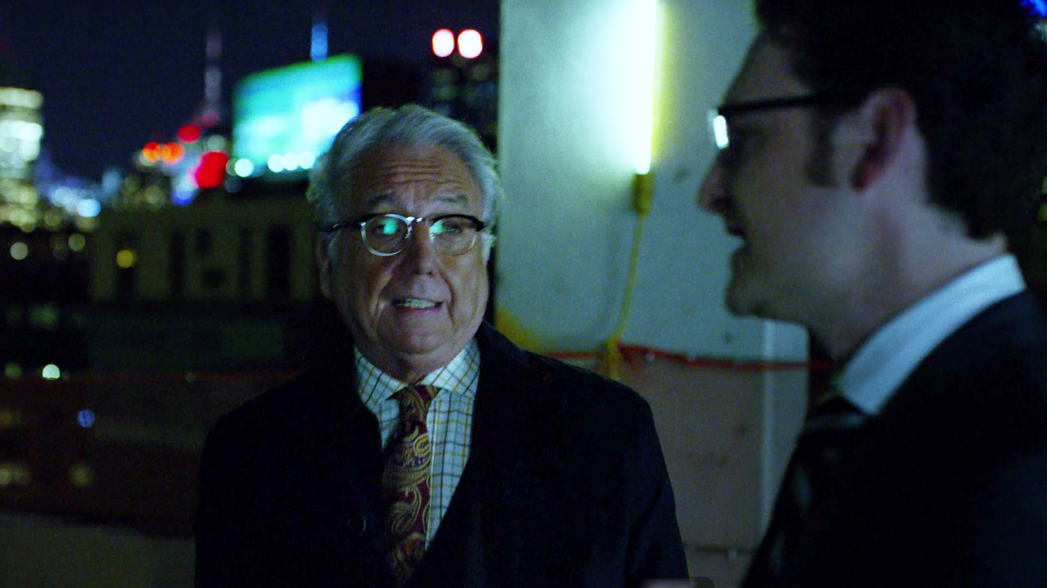 Leland Owlsley (Bob Gunton) and James Wesley (Toby Moore)