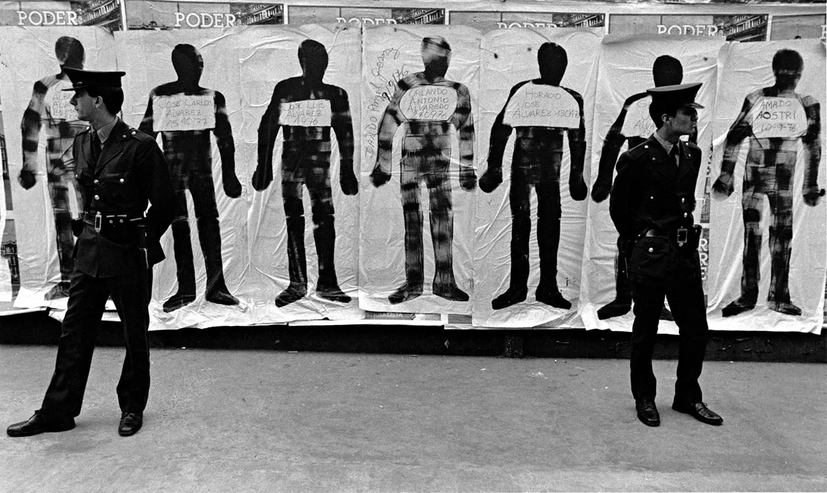 Eduardo Gil, Silhouettes and Cops (Argentina, 1983)