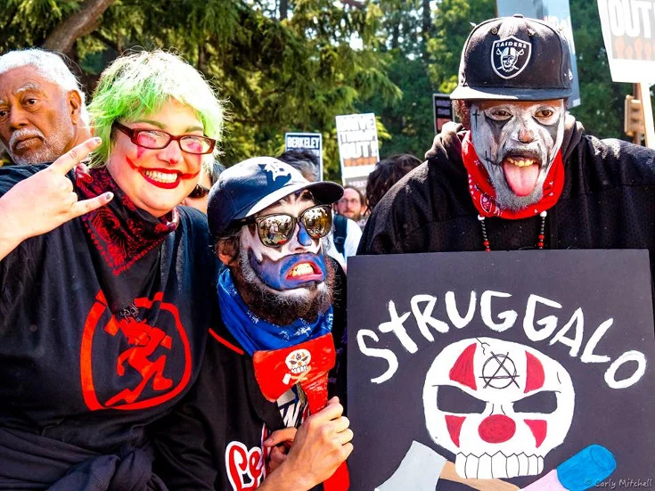 Struggalos.