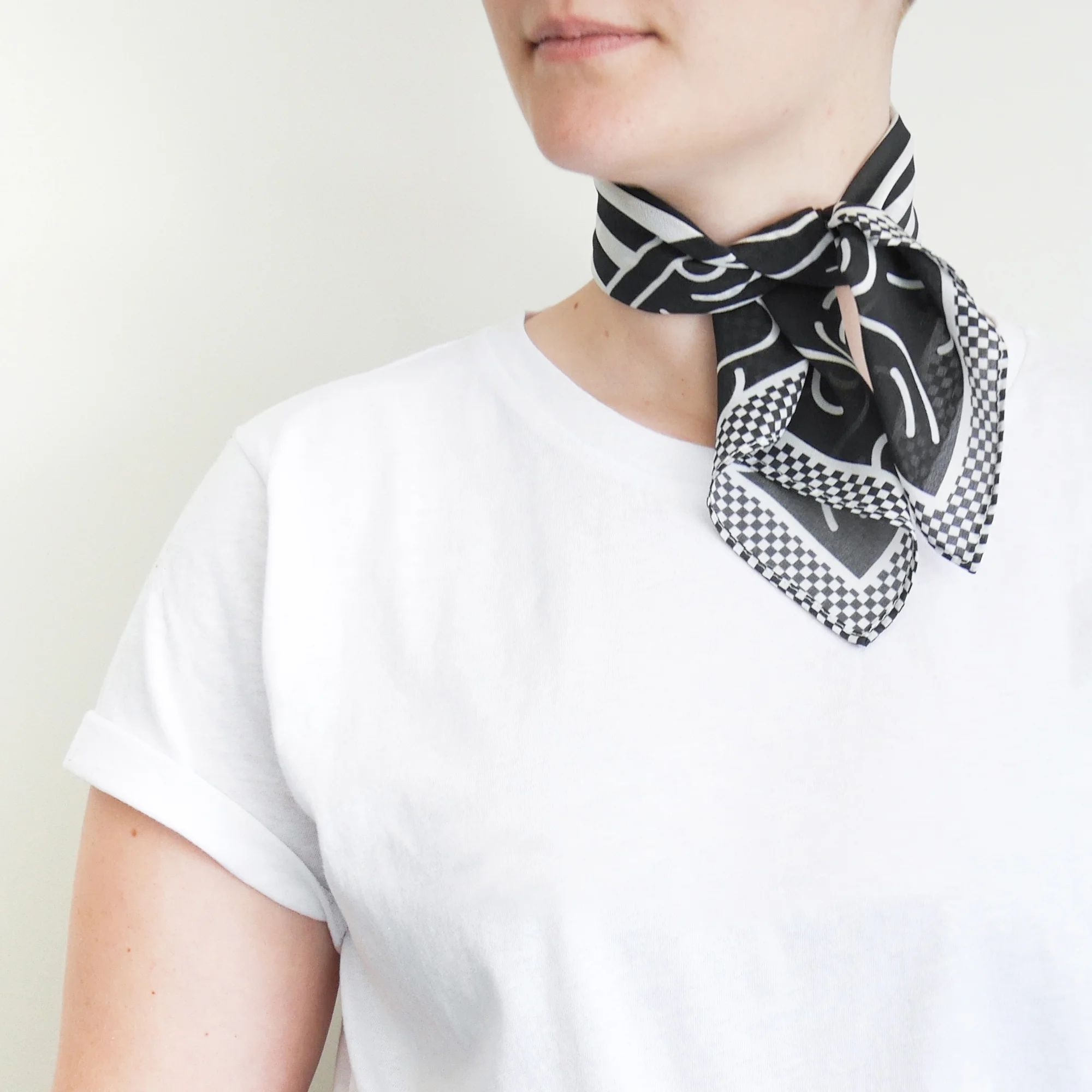 Dragon_7_Neckerchief_Neck_3.jpg