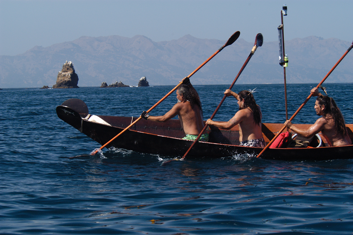 Tomol Arriving at Limuw_SCHWEMMER.jpg