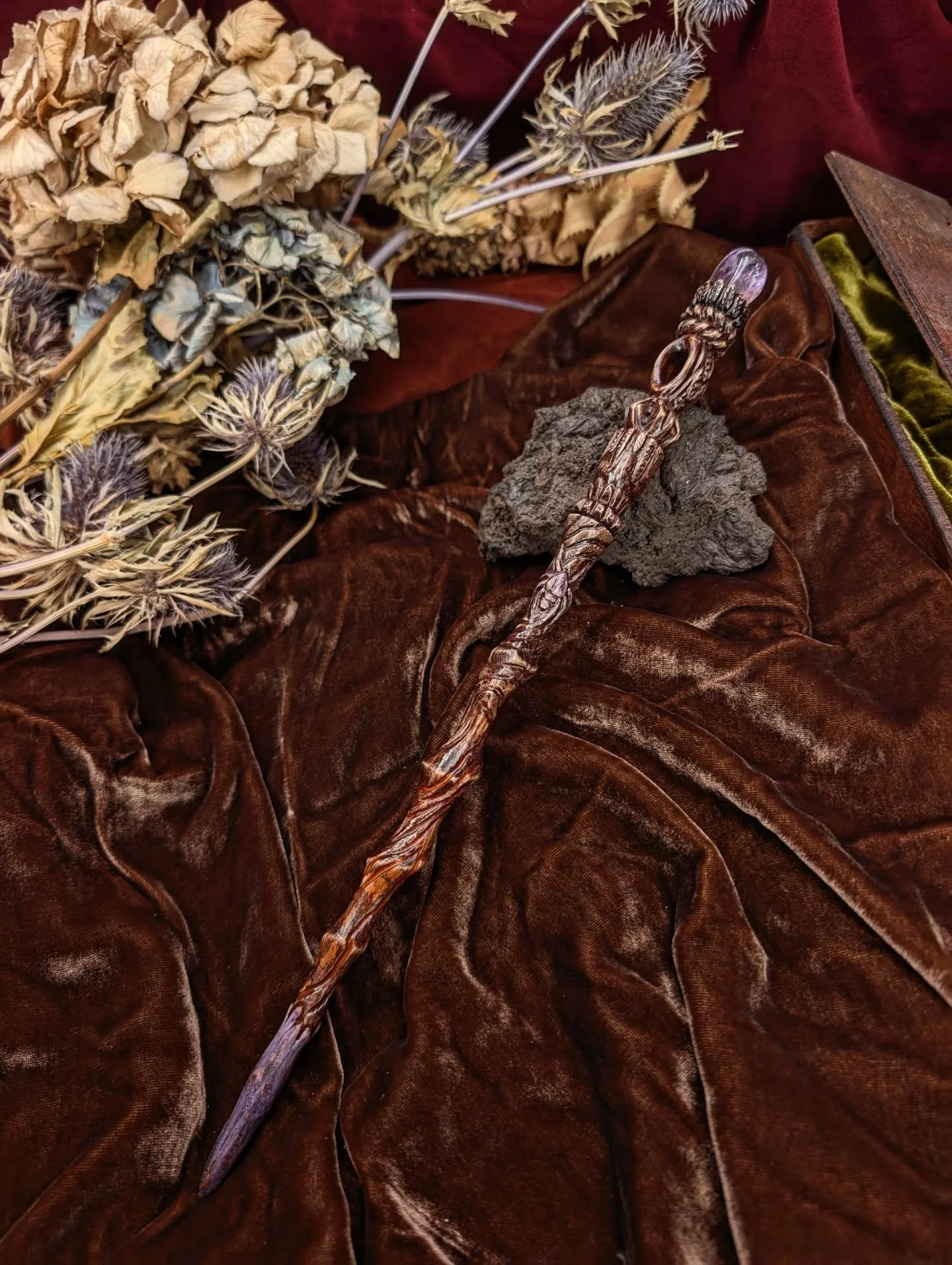 'The Adventure of a Spider' from The Garden of Dreams Collection - Ash Wood and Amethyst, 33 cm

Available at www.sarahecmilla-cb.com

#magicwand #wand #wizard #woodsmith #cabinetmaker #handturned #woodcarving #woodcarver #carvingwood #sculpture #woo