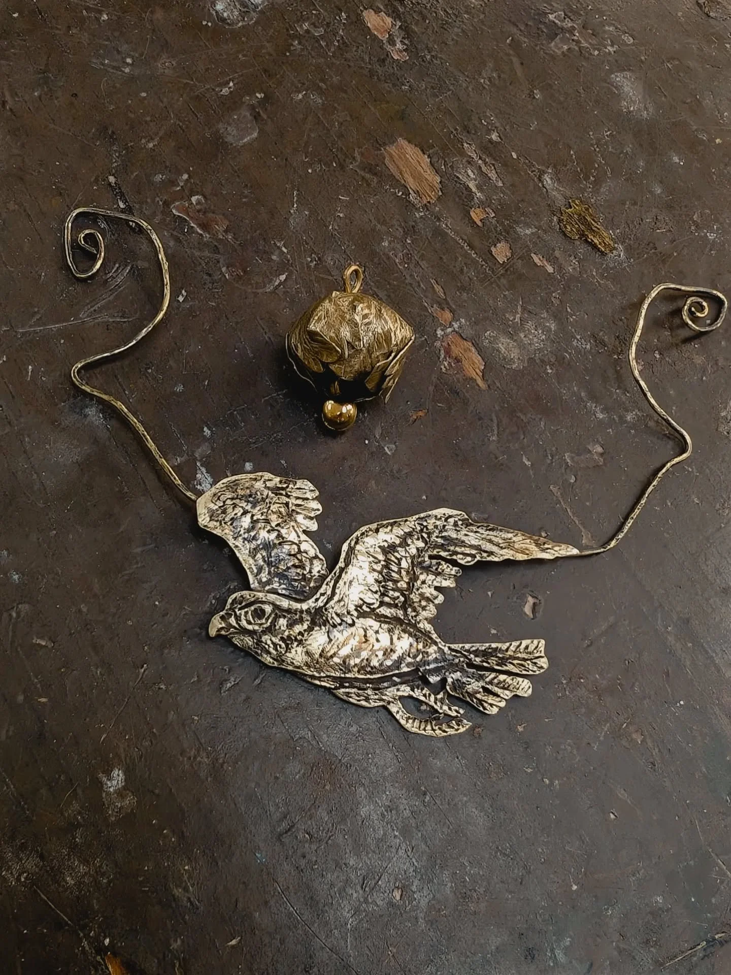 My first-ever brass creation, and what an incredible feeling it was.

A new string to my bow, a new page in my book, a new chapter in my adventures.

Inspired by Miss Peregrine's Home for Peculiar Children, I wanted to create a figure who embodies bo
