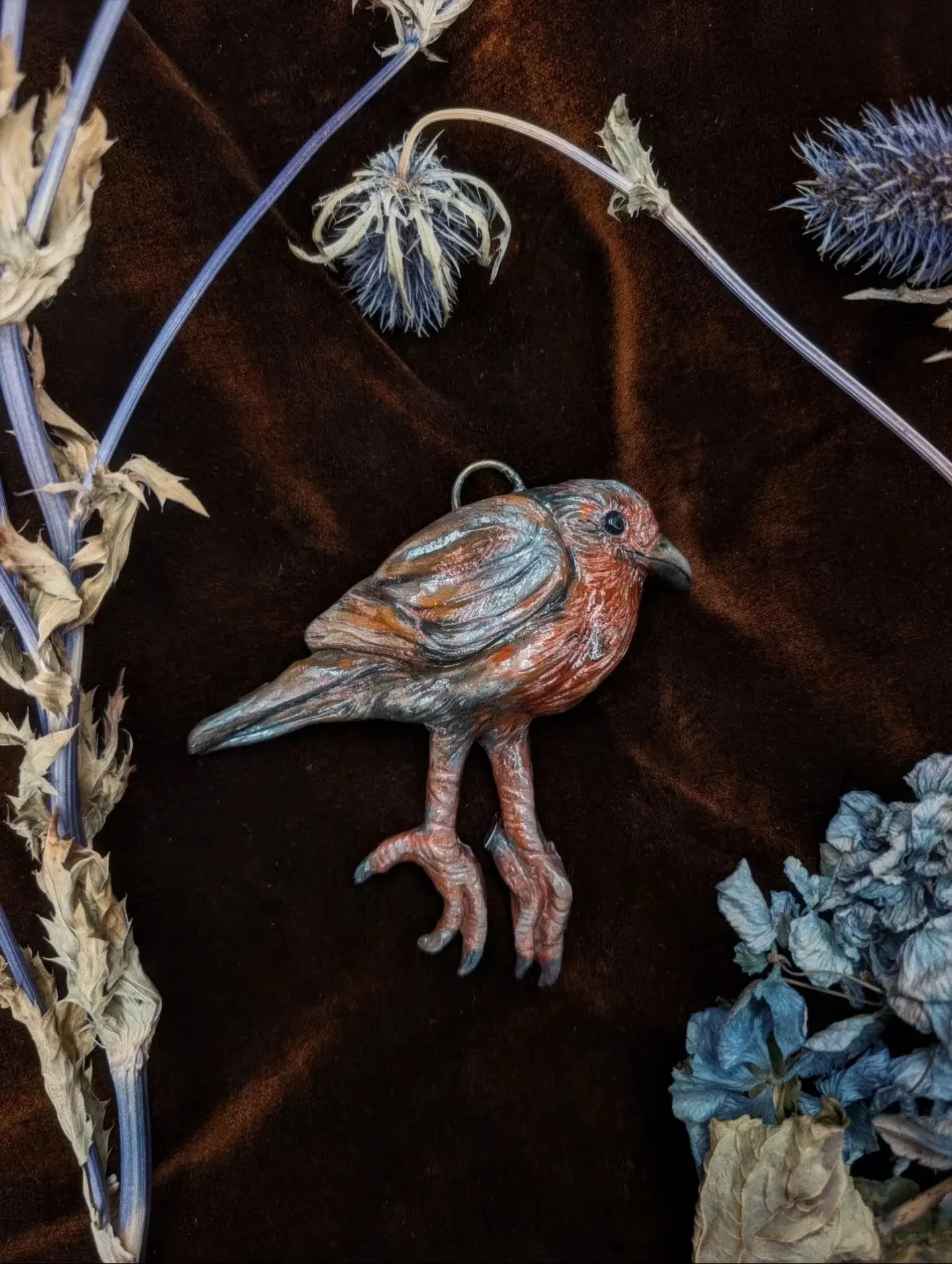 A Little Charming Knight Robin
Adventurous Little Bird
Garden Protector
Guardian of our Lost Ones
A Little Bright Red Ball of a Great Spirit
Call of Renewal and happier days

This Clay Sculpture is up for Grab on my Website linked in my Bio 🪶

#clay