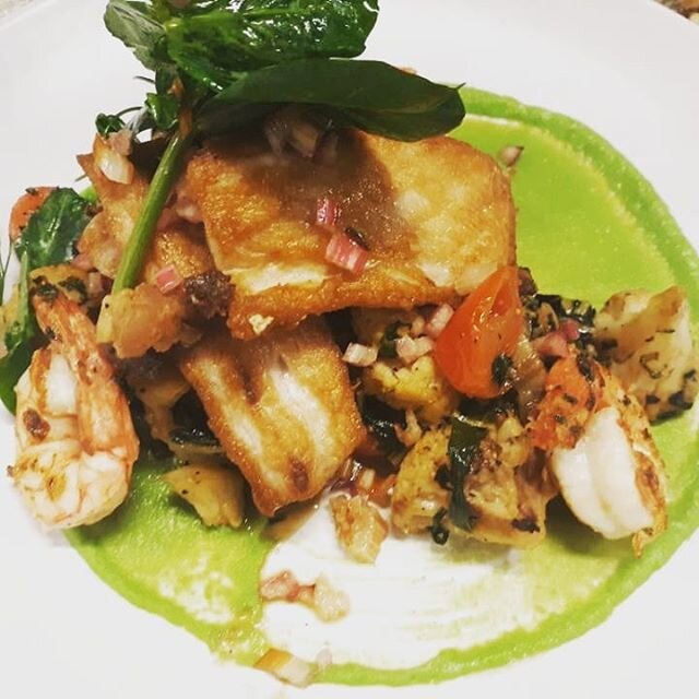 Friday fish special!! Pan seared Mahi Mahi and Royal Red Shrimp with ramps, grilled bok choy, cauliflower, lardons, tomatoes and pea puree. #curbsidepickup #northshorebrasserie