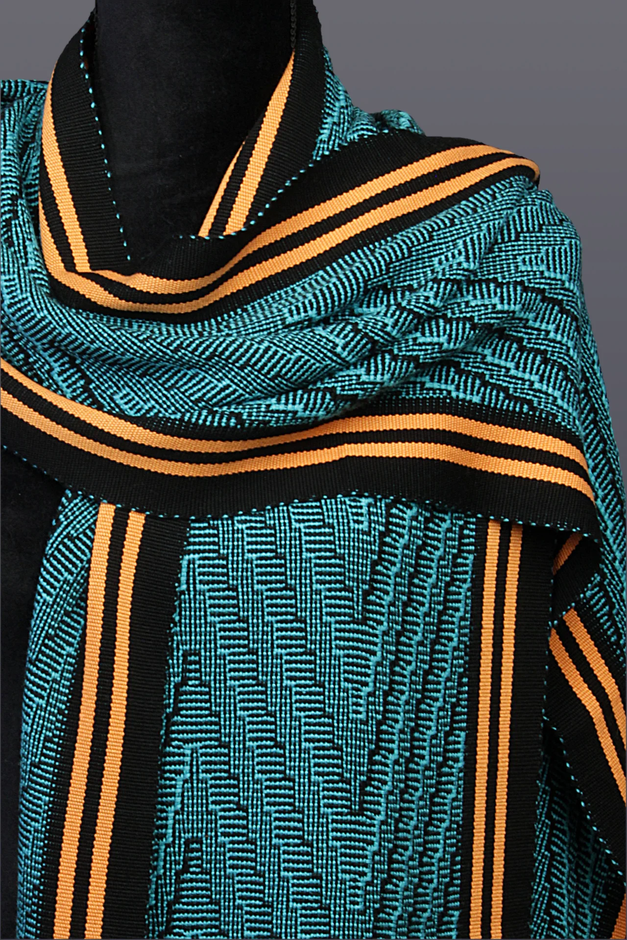 Deep V Iriquois Tangerine_80 CU.jpg