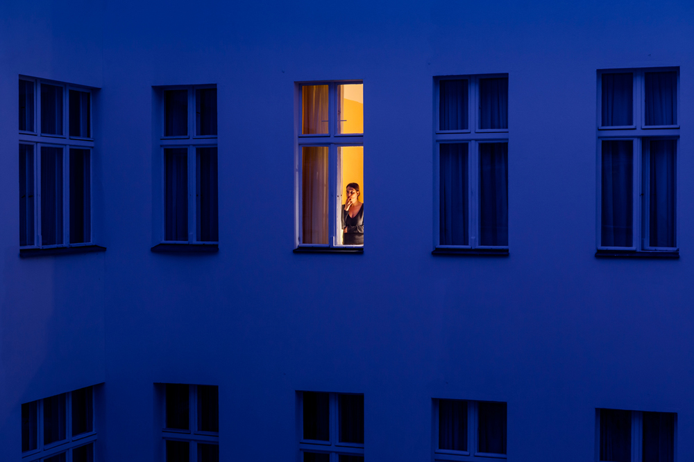 Kannisto_1323_LightOnInWindow.jpg