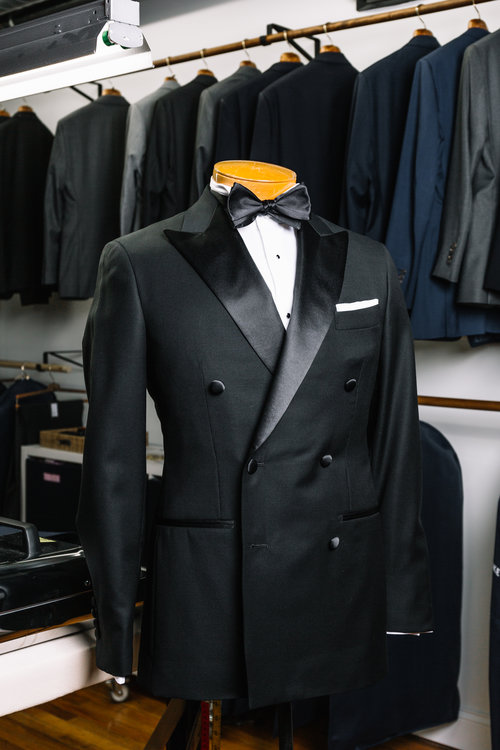 Tuxedo fabrics are usually woven with white yarns, as well as silk, to give a sheen effect.