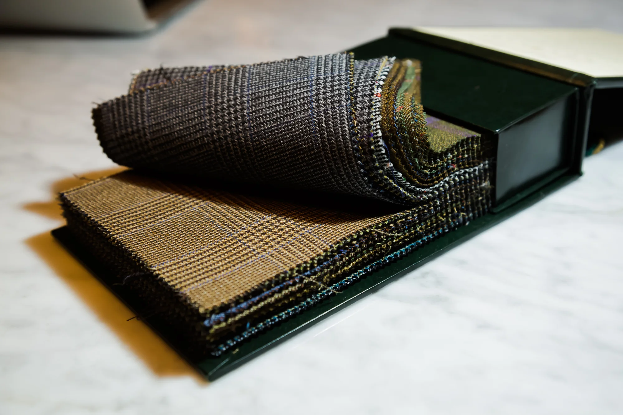 Heavy weight English fabrics designed for warmth. Anything over 300 grams should be worn only in winter.
