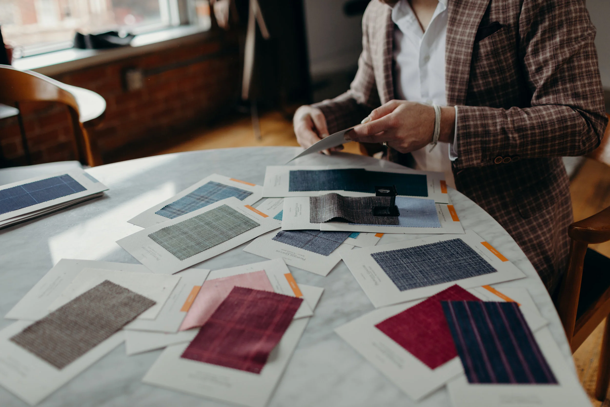 4 Tips To Make You a Suiting Fabric Expert