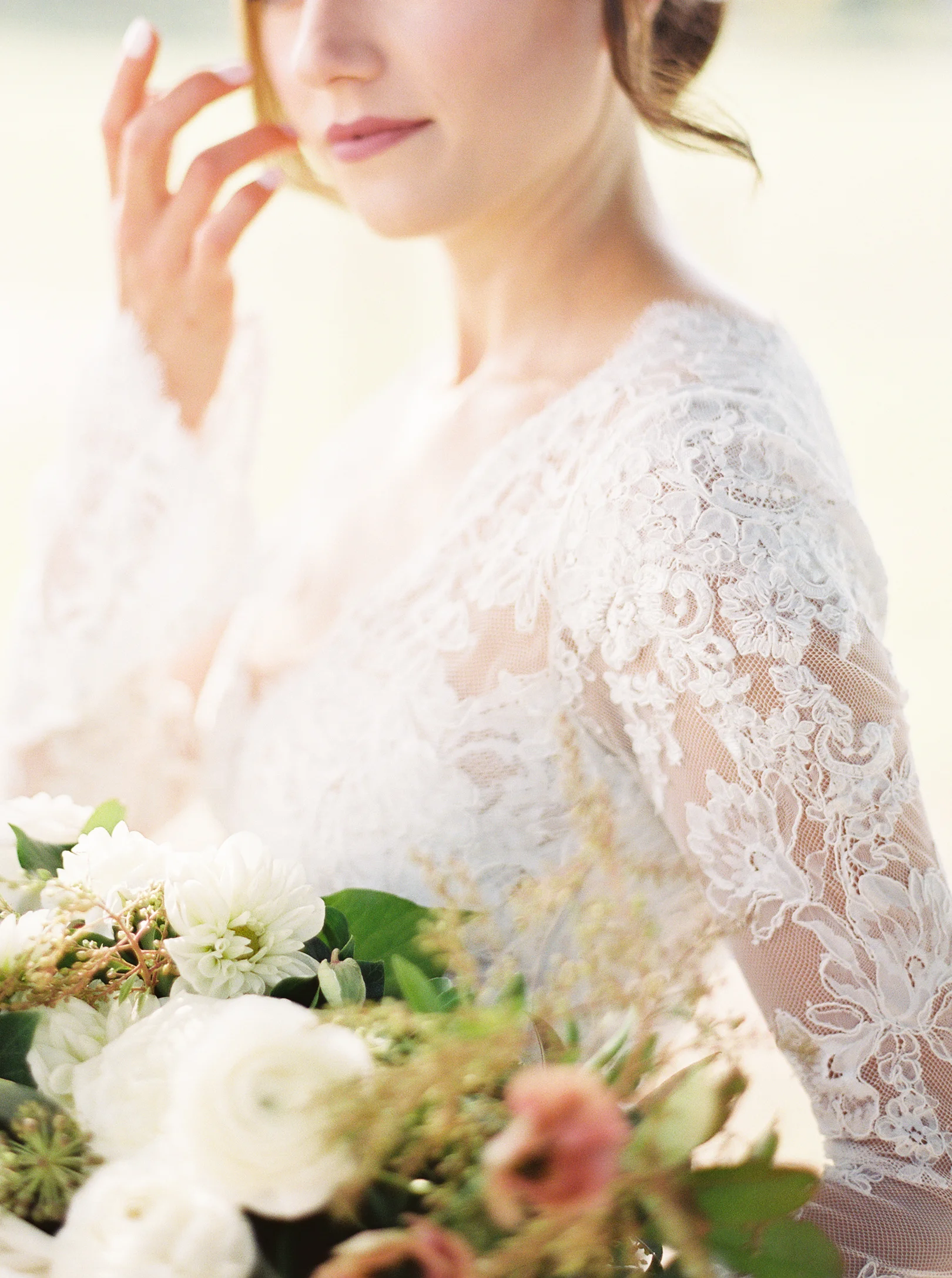 Stunning backyard wedding at a horse ranch, by Dallas destination wedding photographer Tracy Enoch