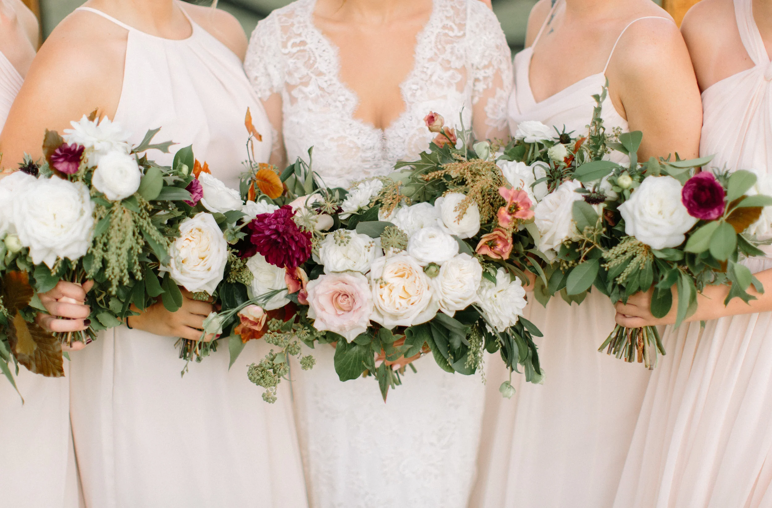 Stunning backyard wedding at a horse ranch, by Dallas destination wedding photographer Tracy Enoch