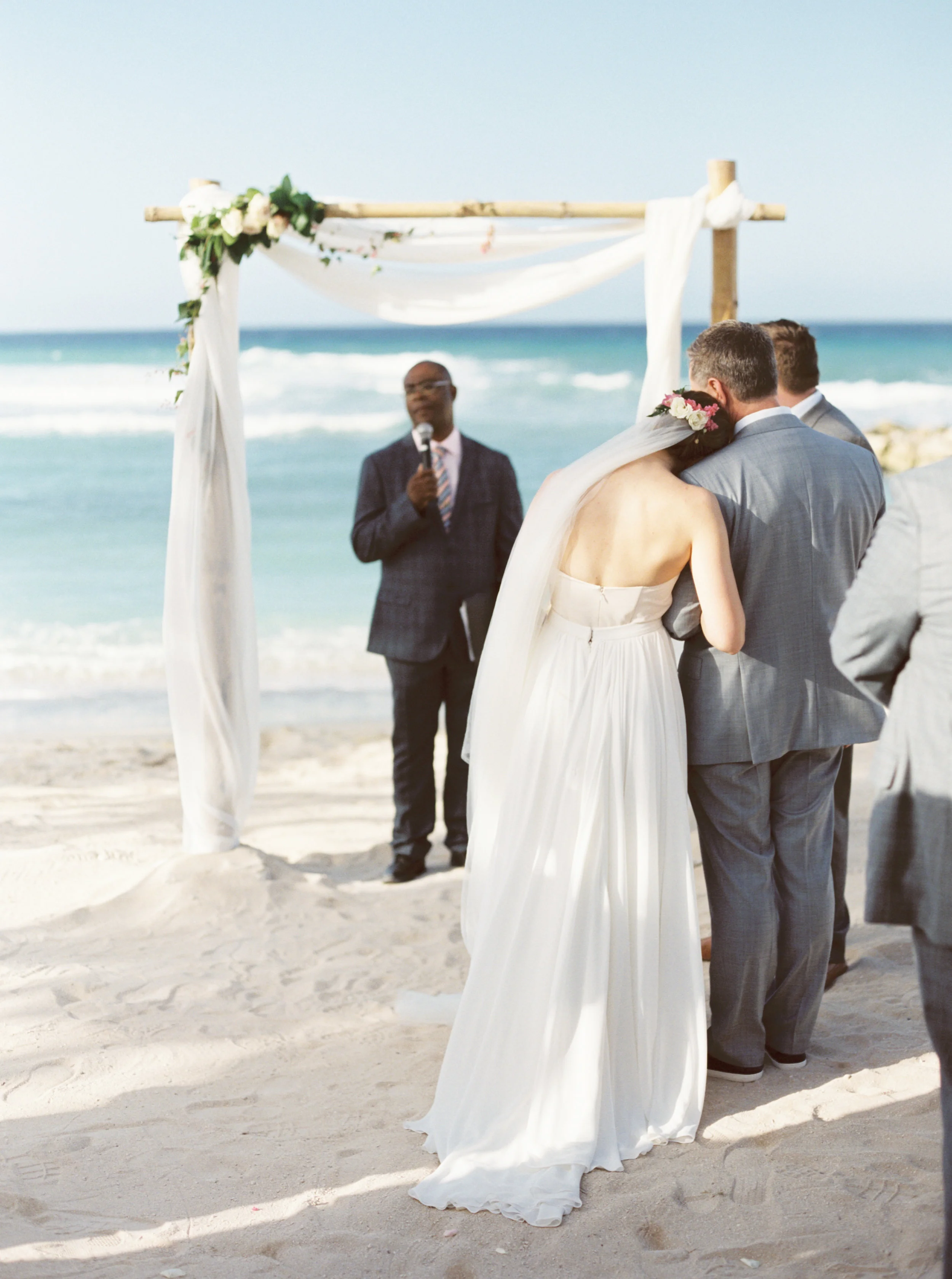 Jamaica destination wedding by Dallas destination wedding photographer Tracy Enoch