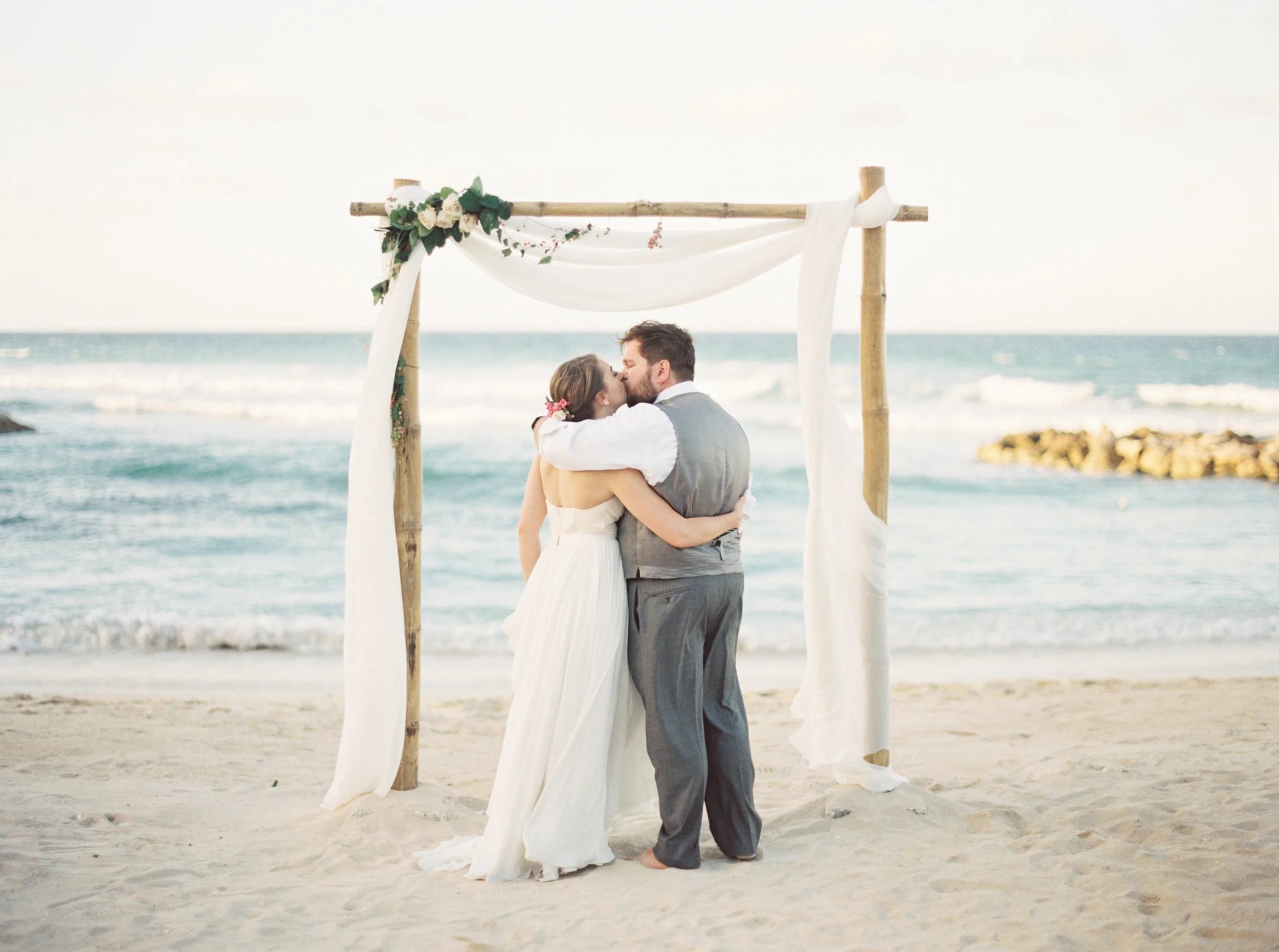 Jamaica destination wedding by Dallas destination wedding photographer Tracy Enoch