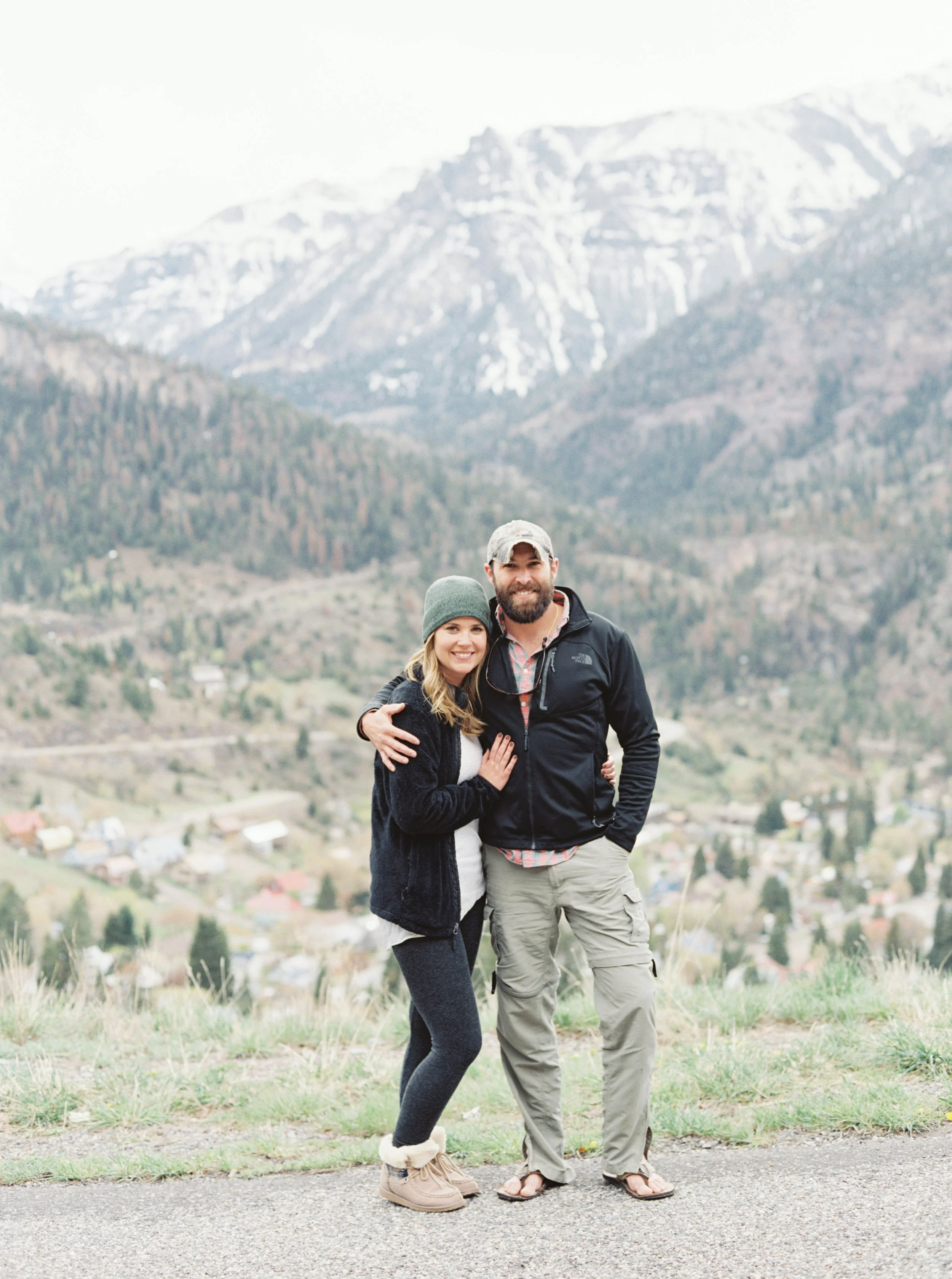 Snowy engagement photos in Colorado, by Dallas destination wedding photographer Tracy Enoch