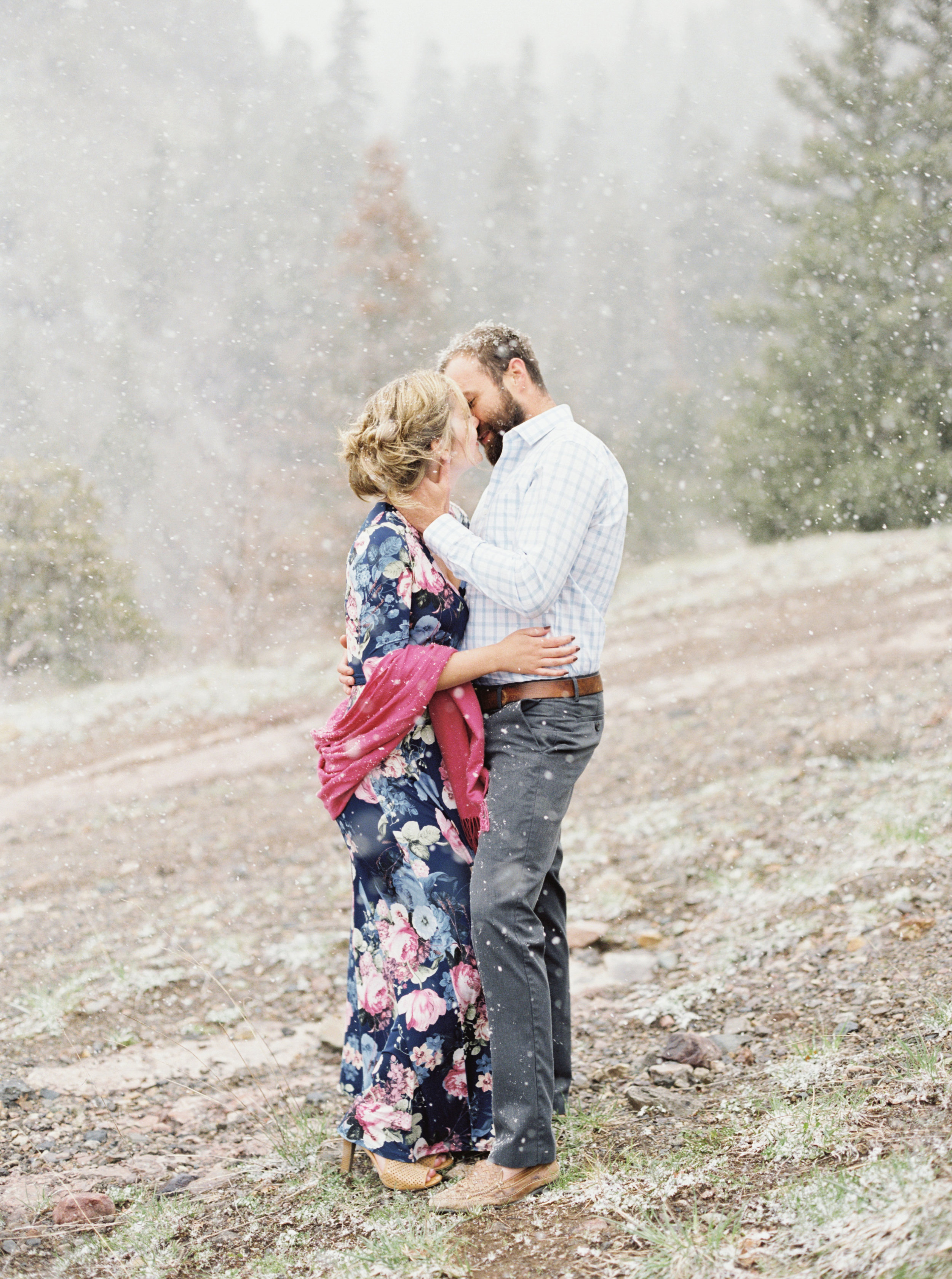 Snowy engagement photos in Colorado, by Dallas destination wedding photographer Tracy Enoch