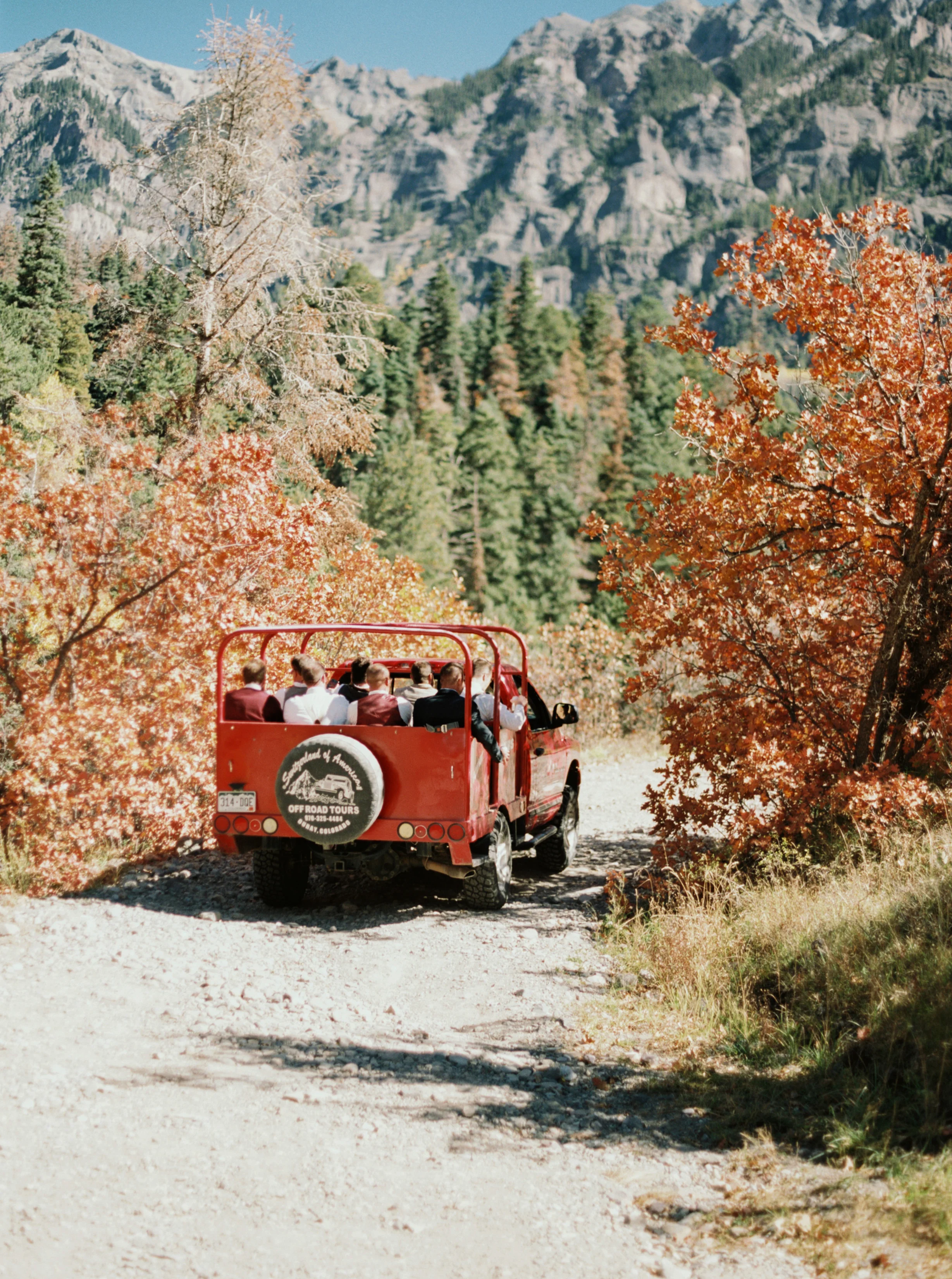 Adventurous Colorado mountain destination wedding, hosted at the Beaumount Hotel in Ouray, by Dallas destination wedding photographer Tracy Enoch
