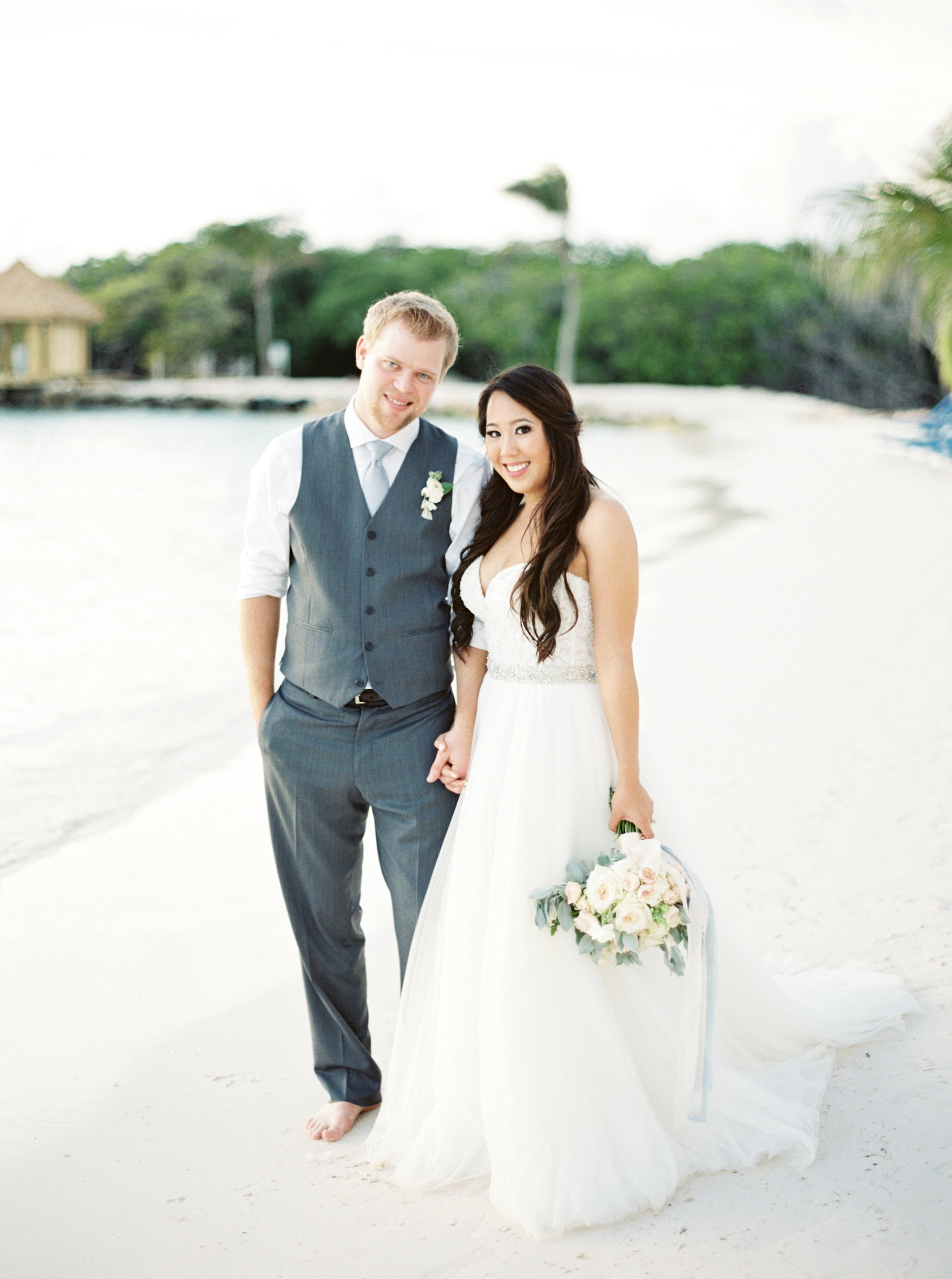 Caribbean destination wedding in Aruba, by Dallas destination wedding photographer Tracy Enoch