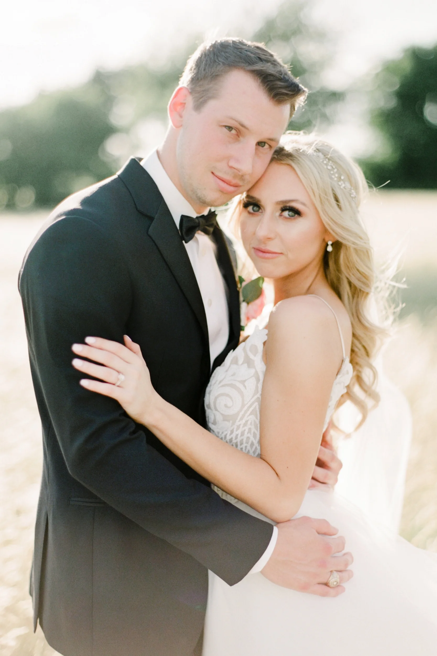 Romantic barn wedding at the Nest at Ruth Farms by Dallas destination wedding photographer Tracy Enoch
