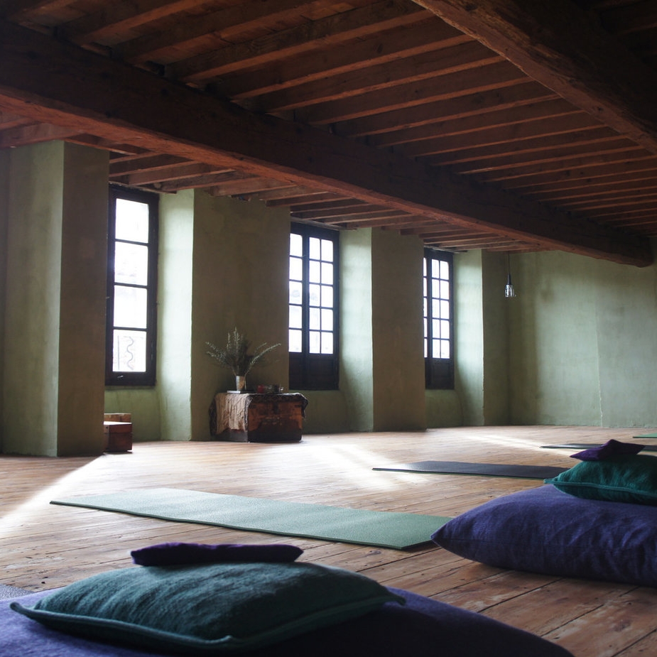 Photo from www.yobabalounge.com