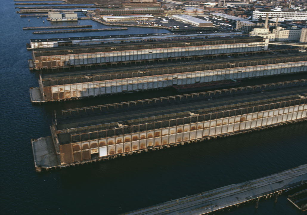 Brooklyn Army Terminal. Dick Luria, November 1982. NYC Municipal Archives.