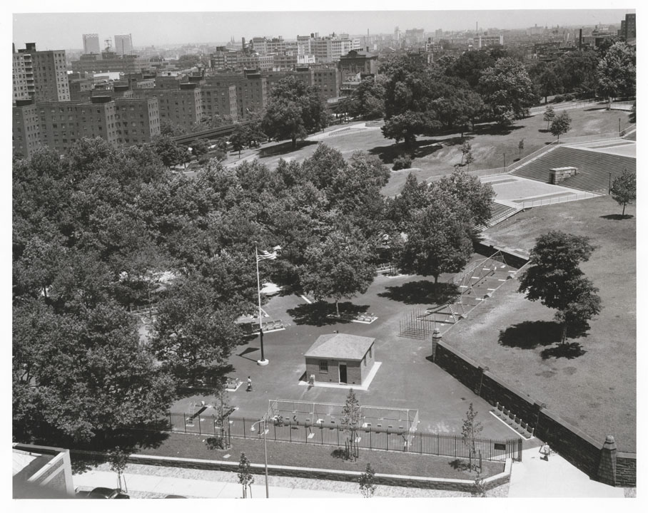 Fort Greene Park playground, near corner of Myrtle Ave. and St. Edwards St., Brooklyn, 1959. Mayor Robert F. Wagner collection, NYC Municipal Archives.