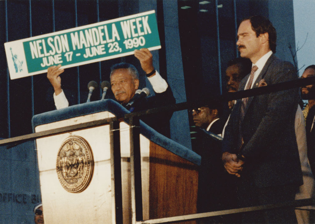 Mayor Dinkins proclaims Nelson Mandela Week, June 17 – June 23, 1990, at a Harlem rally for Nelson Mandela. June 21, 1990. Mayor David N. Dinkins Photograph Collection, NYC Municipal Archives.
