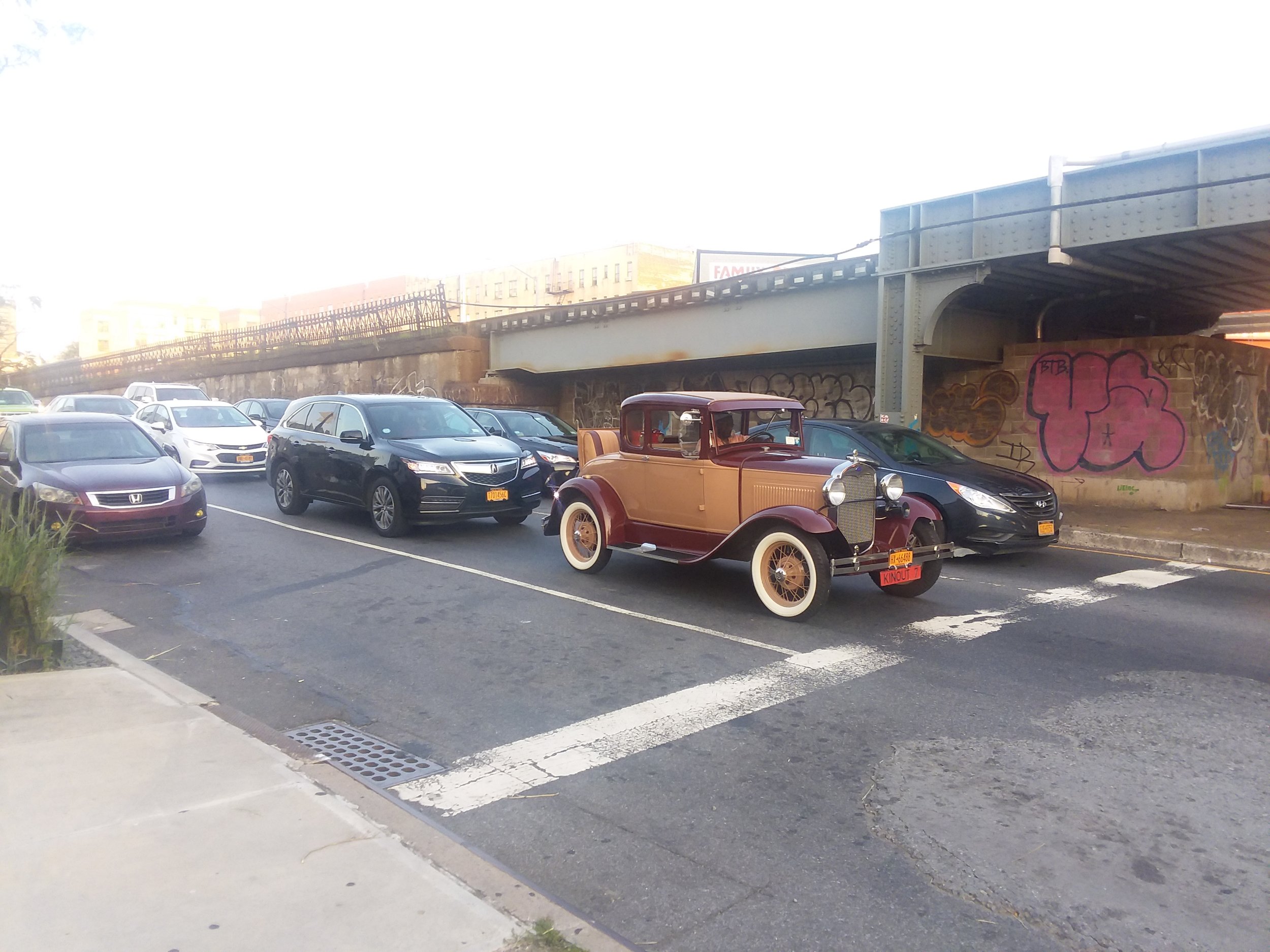 Antique car. Photo: Darryl Montgomery, 2017.