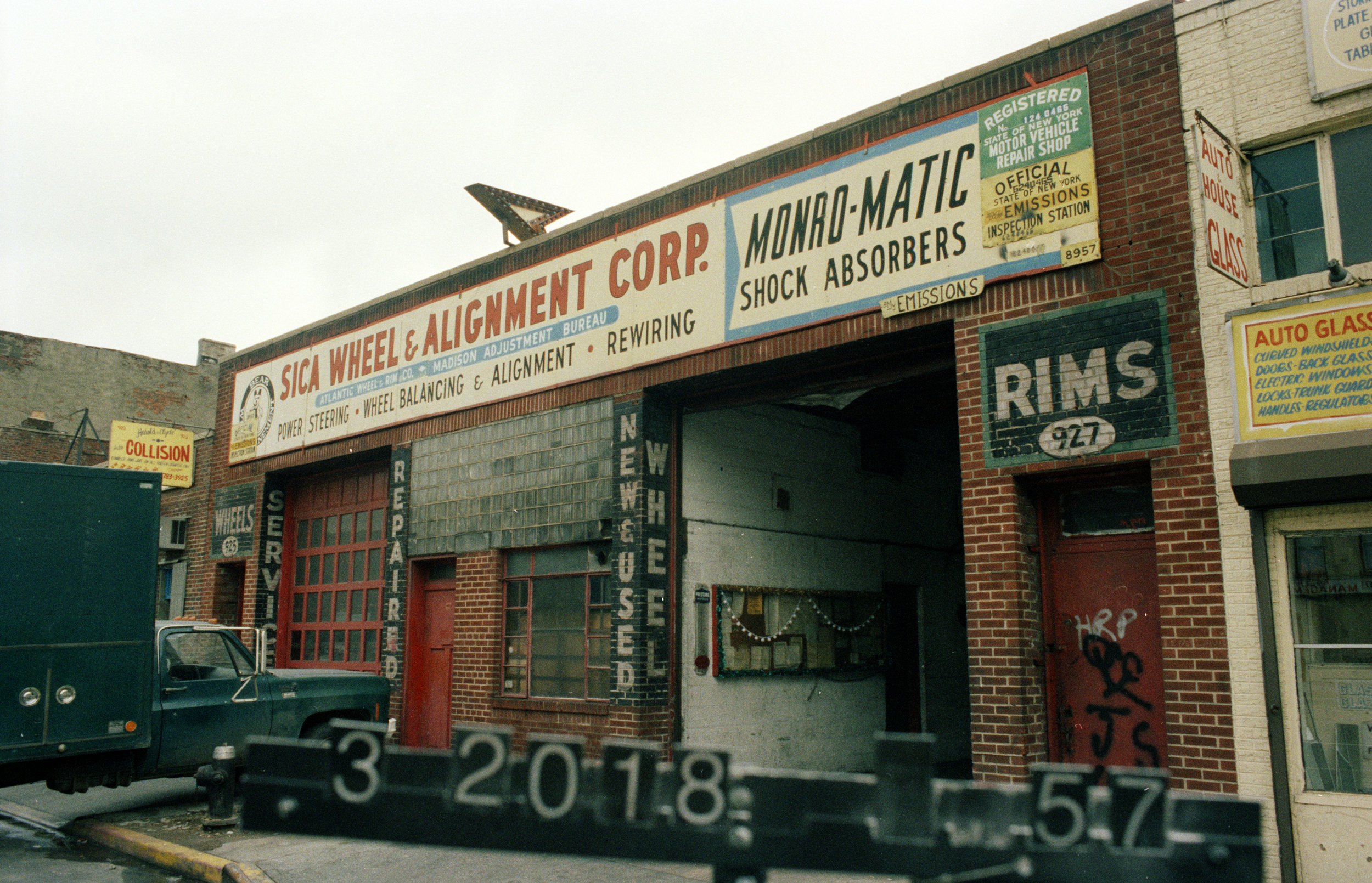 927 Atlantic Avenue, mid-1980s. Department of Finance collection, NYC Municipal Archives.