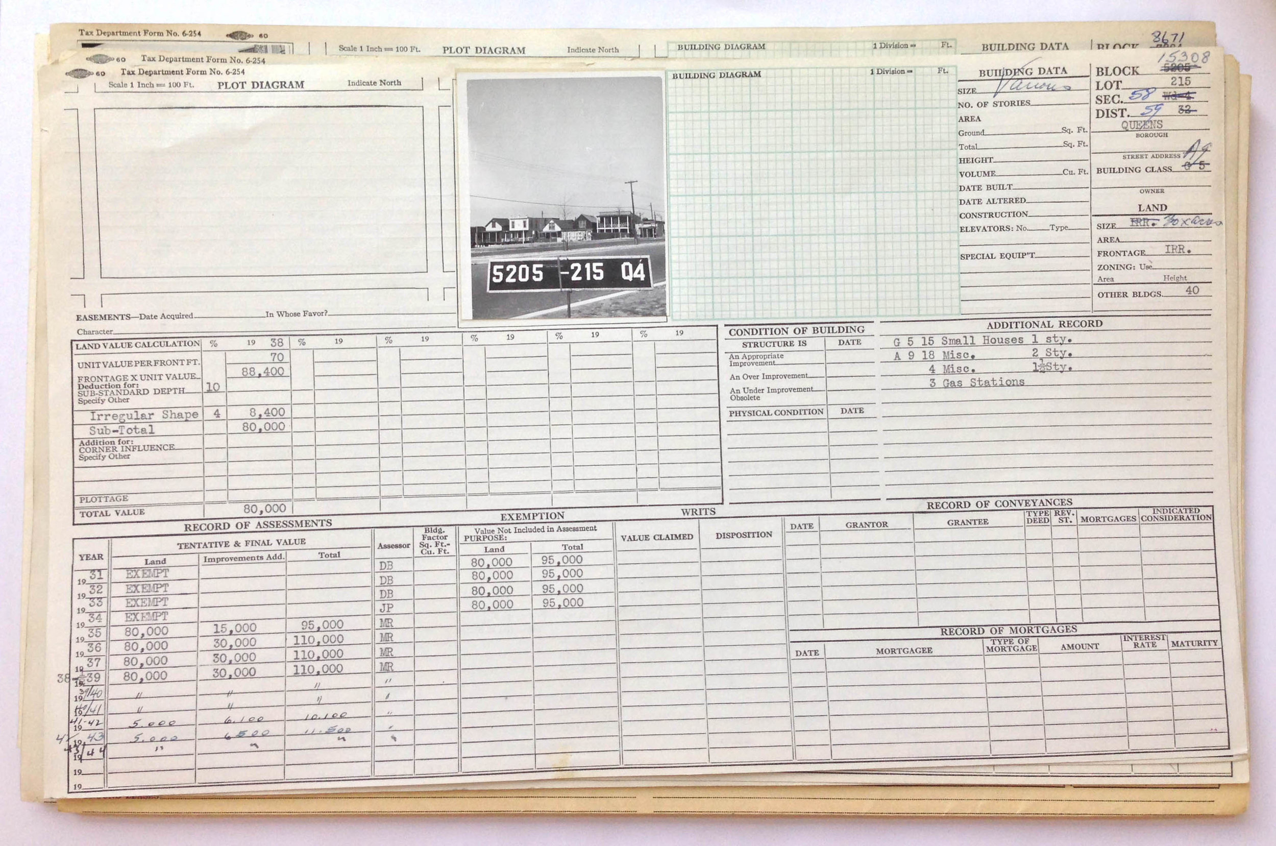 Property card for a block in the Rockaways, Queens, circa 1940. A property card from the Rockaways shows beach bungalows but not much other information; even the address has been left blank. Department of Finance Collection, NYC Municipal Archives.