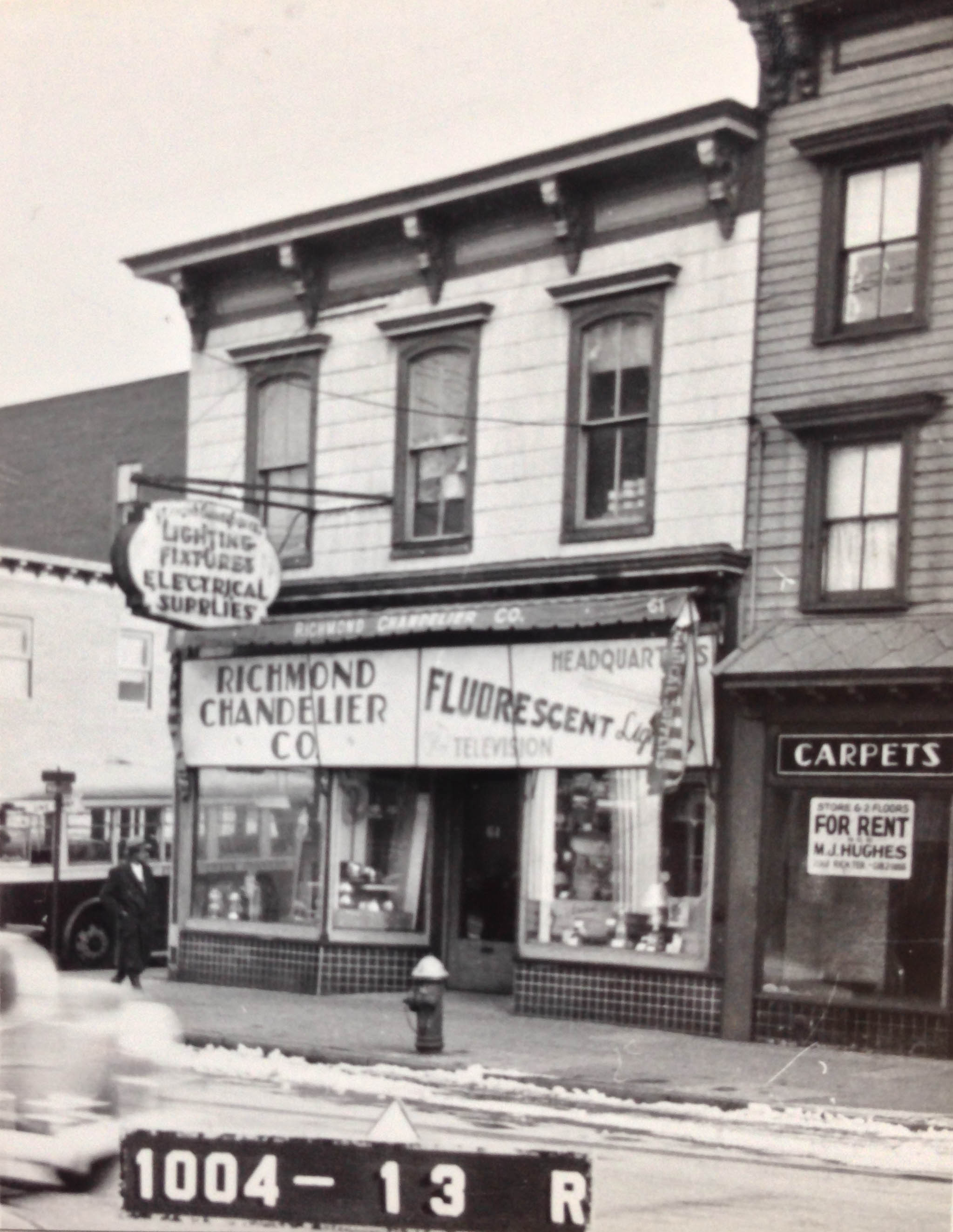 61 Richmond Avenue, Staten Island, circa 1940. Richmond Chandelier opened in 1926, selling lighting fixtures and electoral supplies, and is still there today. Department of Finance Collection, NYC Municipal Archives.