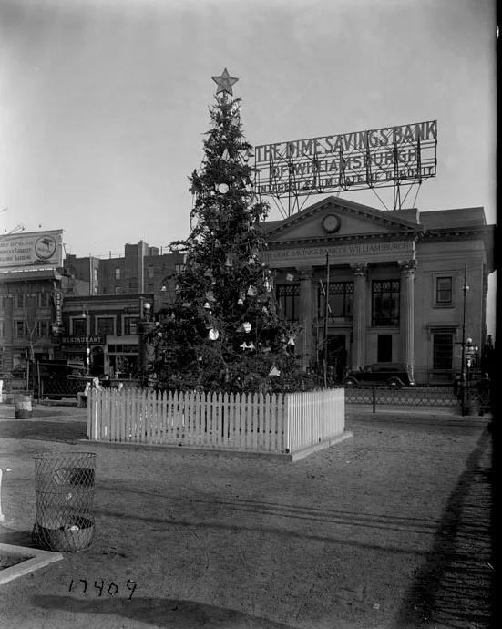 Williamsburg Bridge Christmas tree at Brooklyn Plaza, December 29, 1936. Department of Bridges/Plant & Structures Collection, NYC Municipal Archives.