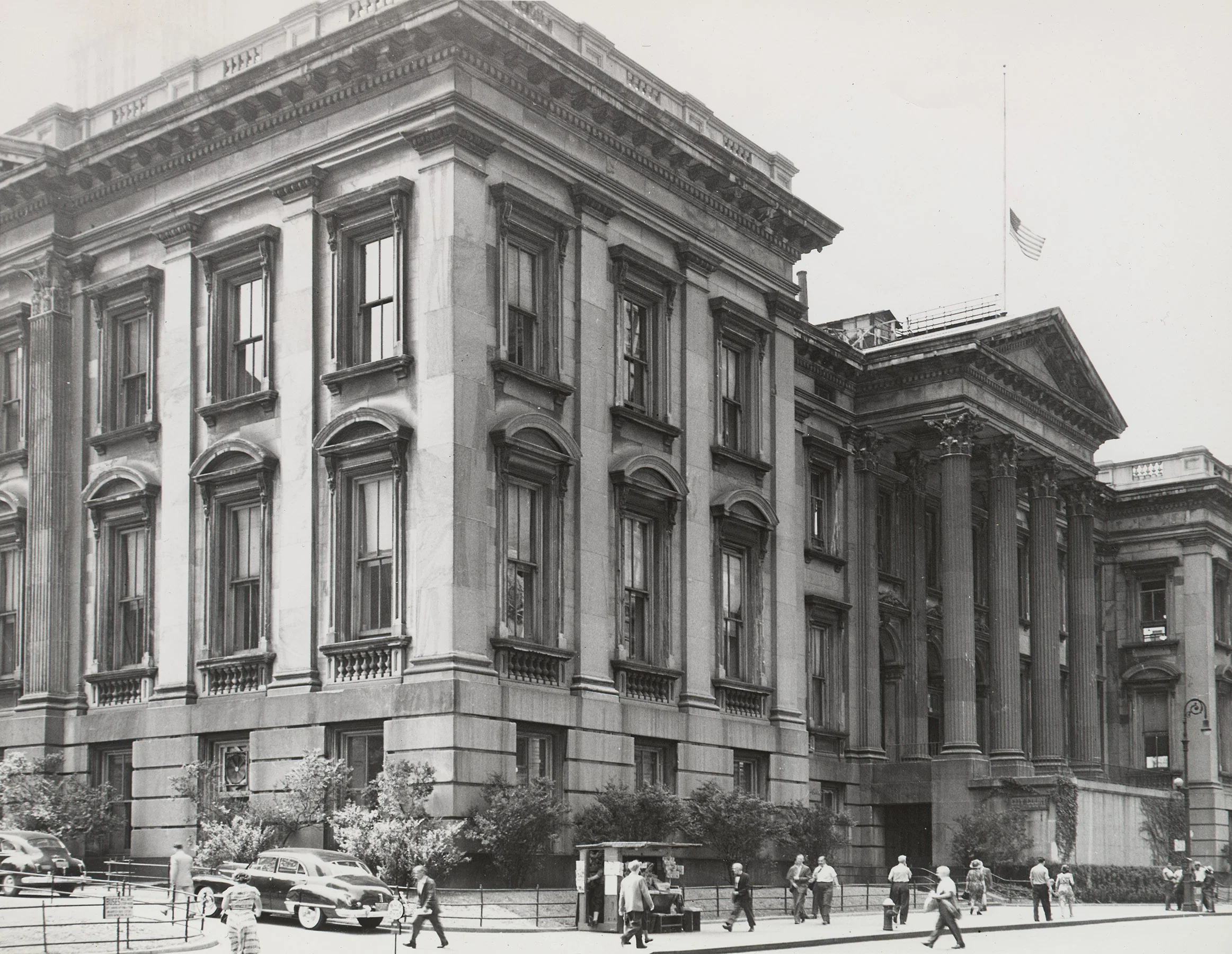 Tweed Courthouse soon after the Chambers Street stairs were removed, ca. 1956. NYC Municipal Archives.